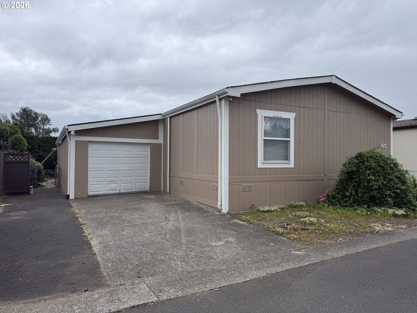 Listing photo 1 of 6