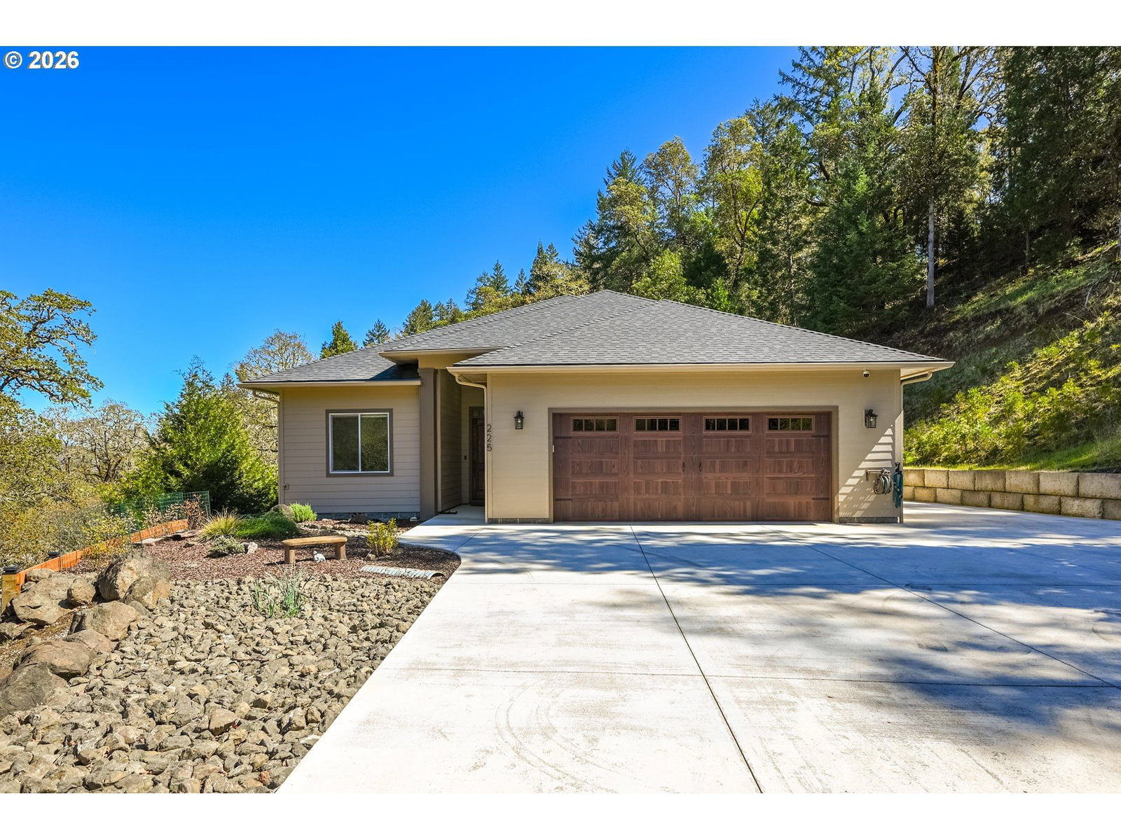 Primary listing photo, 225 SUMMIT RIDGE LN, Roseburg, OR, 97471