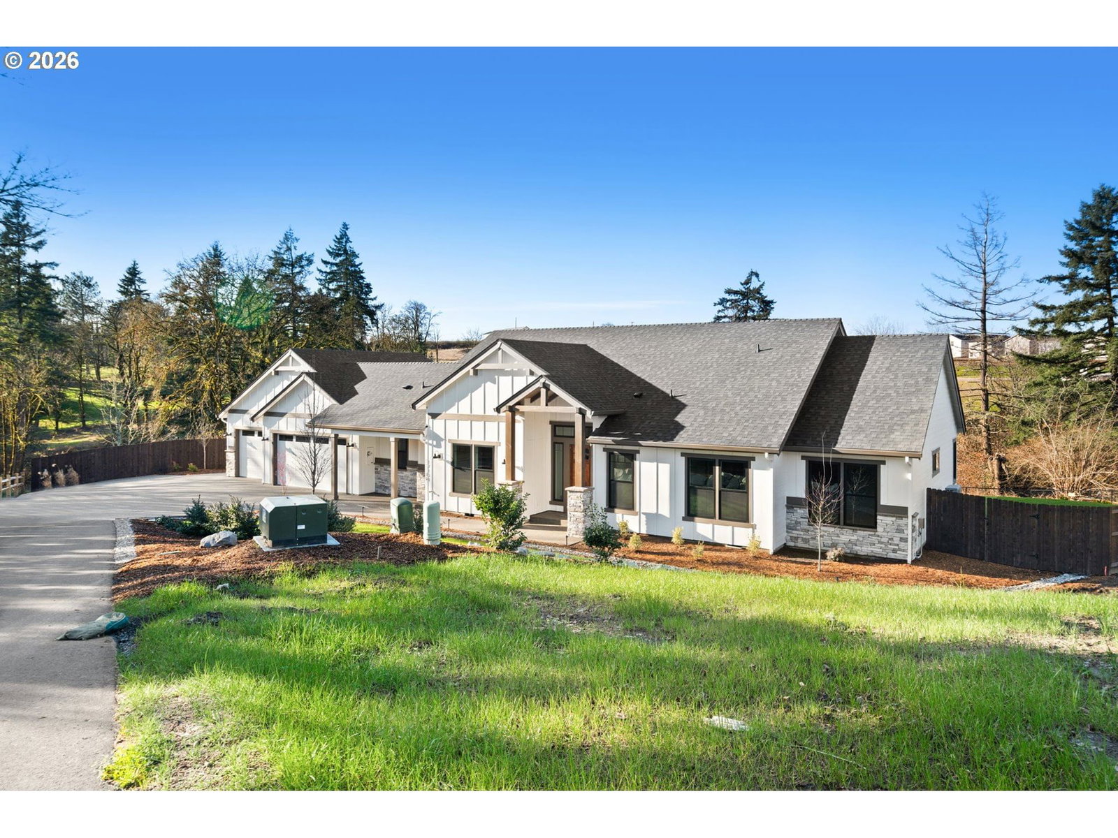 Listing photo 1 of 6