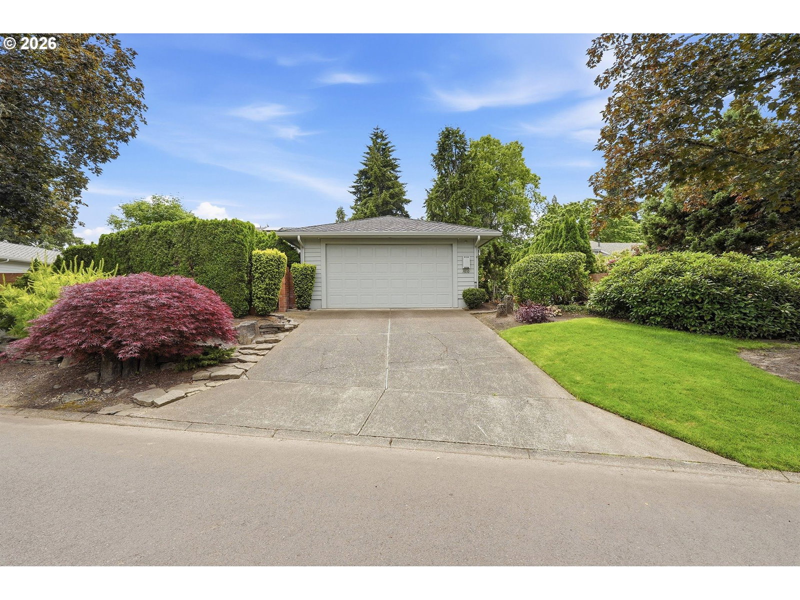 Listing photo 1 of 6