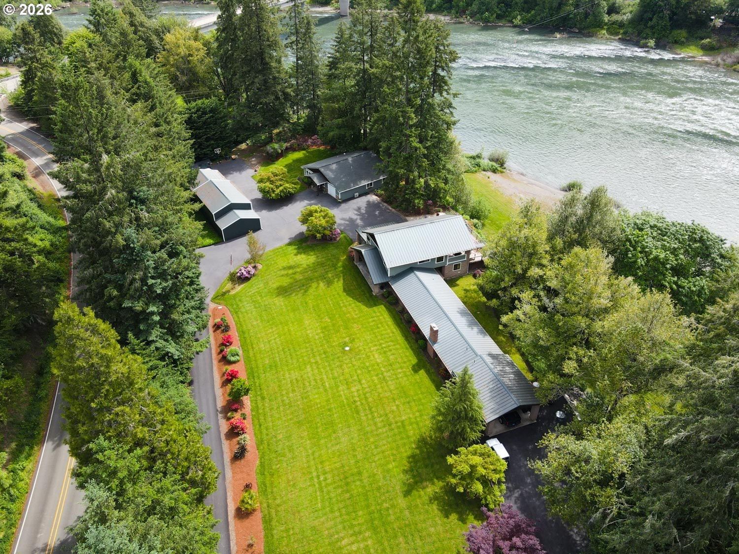 Listing photo 1 of 6