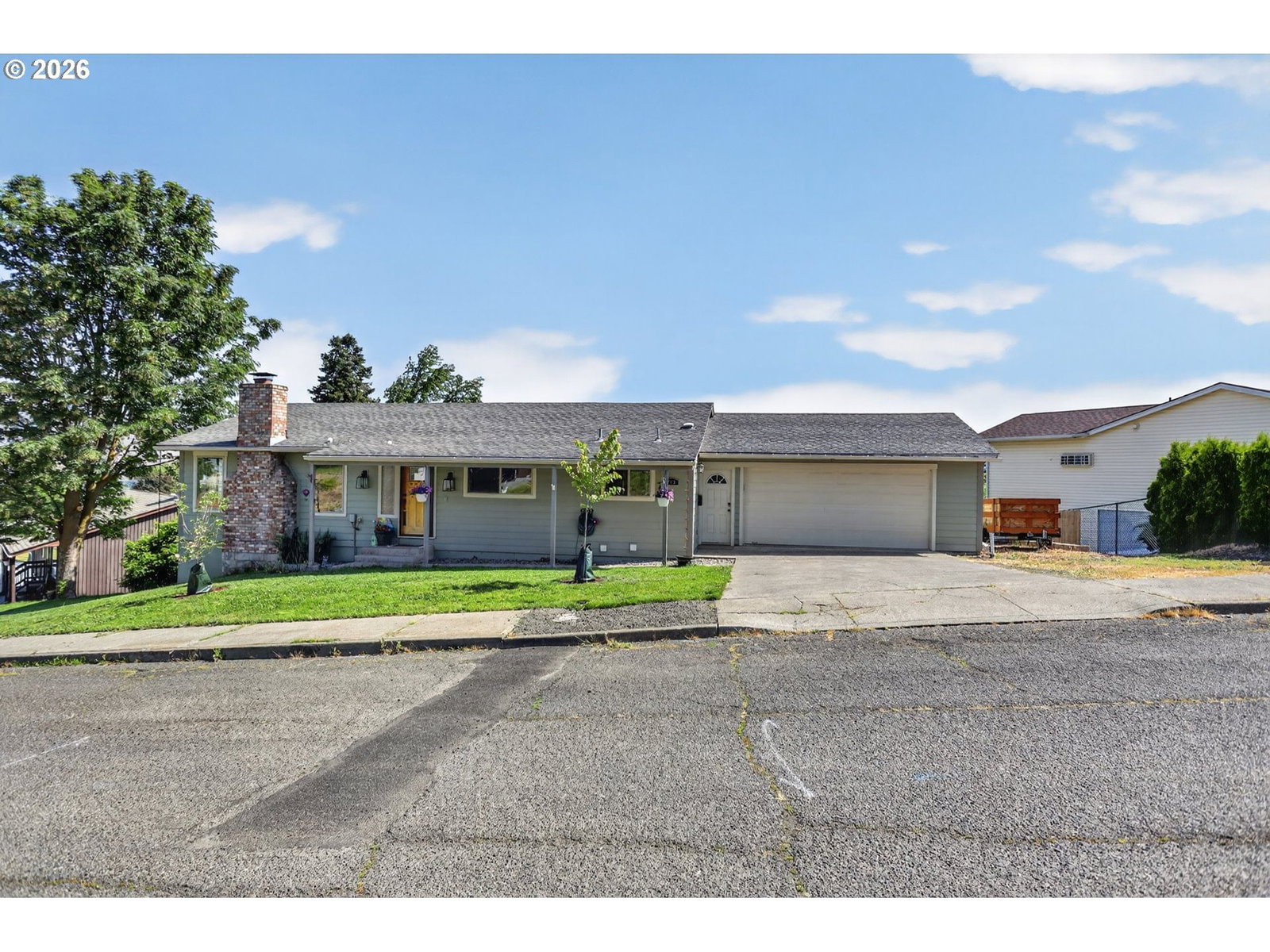 Listing photo 1 of 6