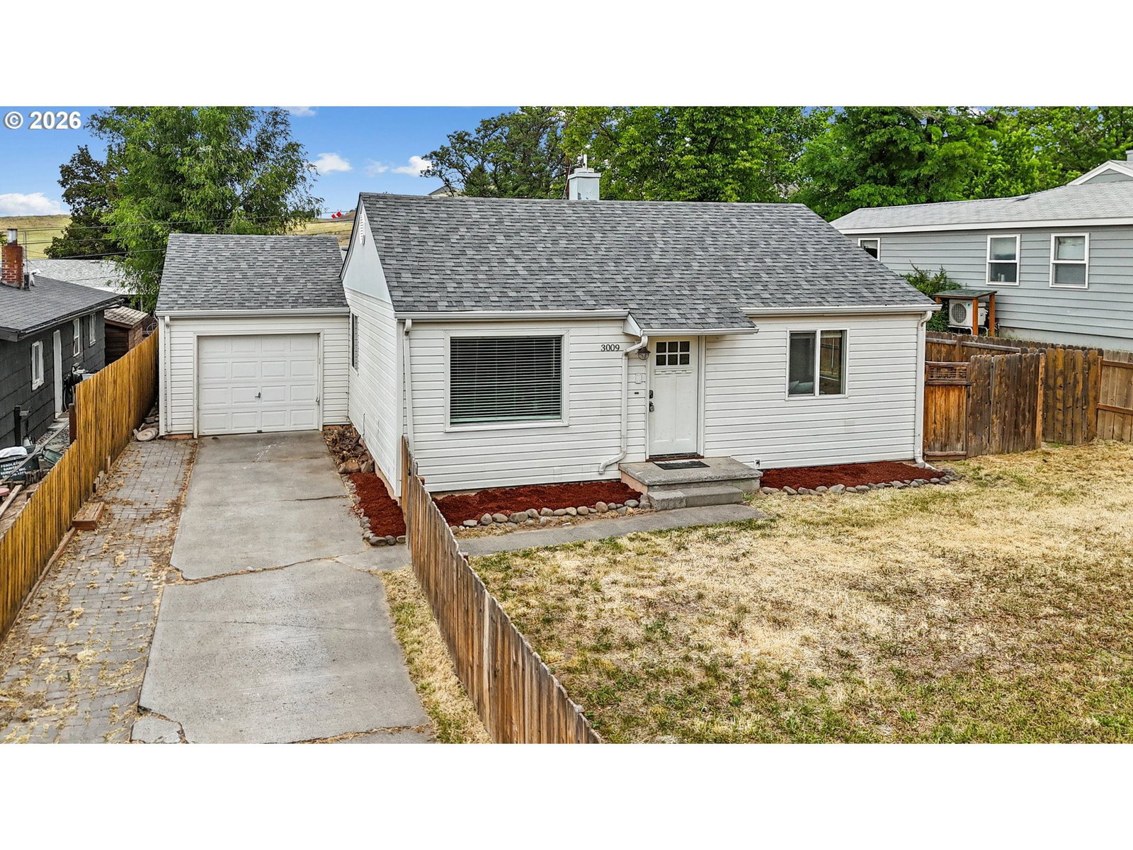 Listing photo 1 of 6