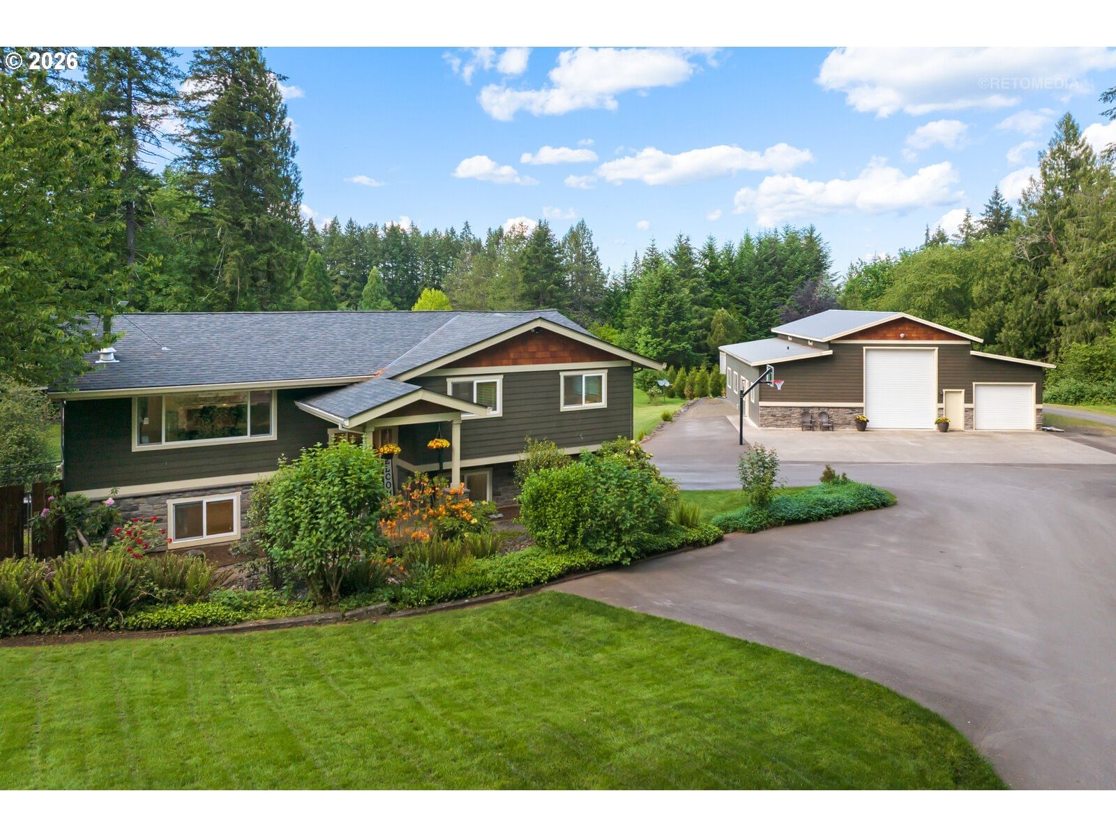 Listing photo 1 of 6