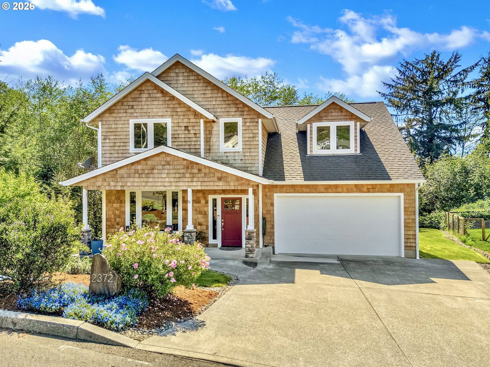 Listing photo 1 of 6