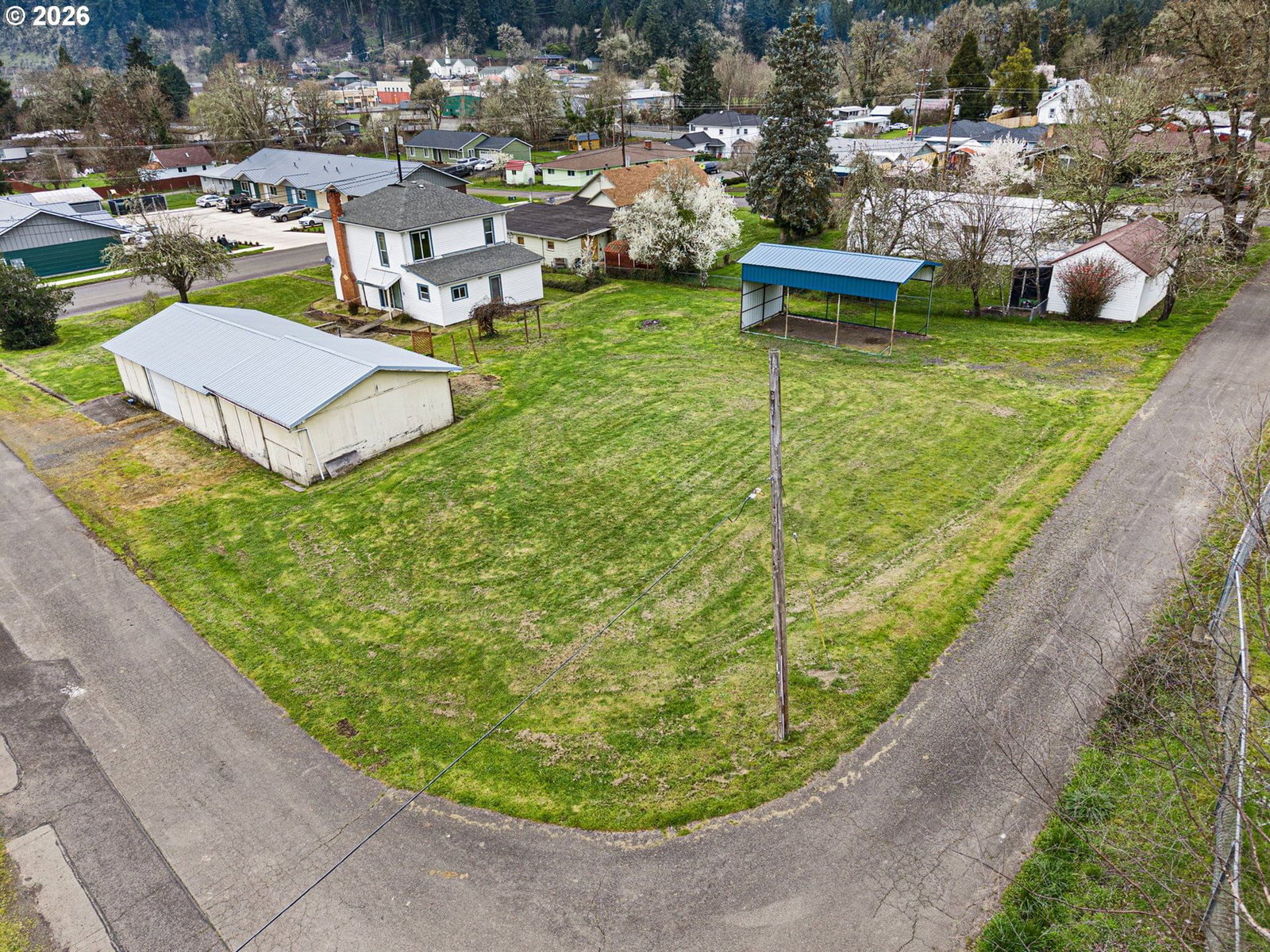Primary listing photo, 200 HEDRICK CREEK AVE, Drain, OR, 97435