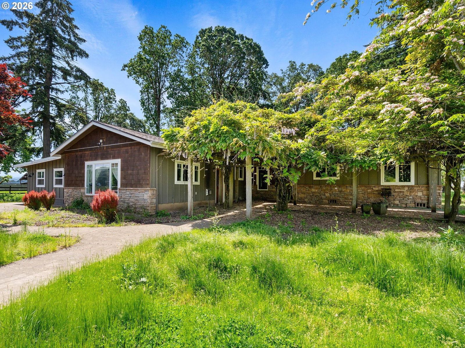 Listing photo 1 of 6