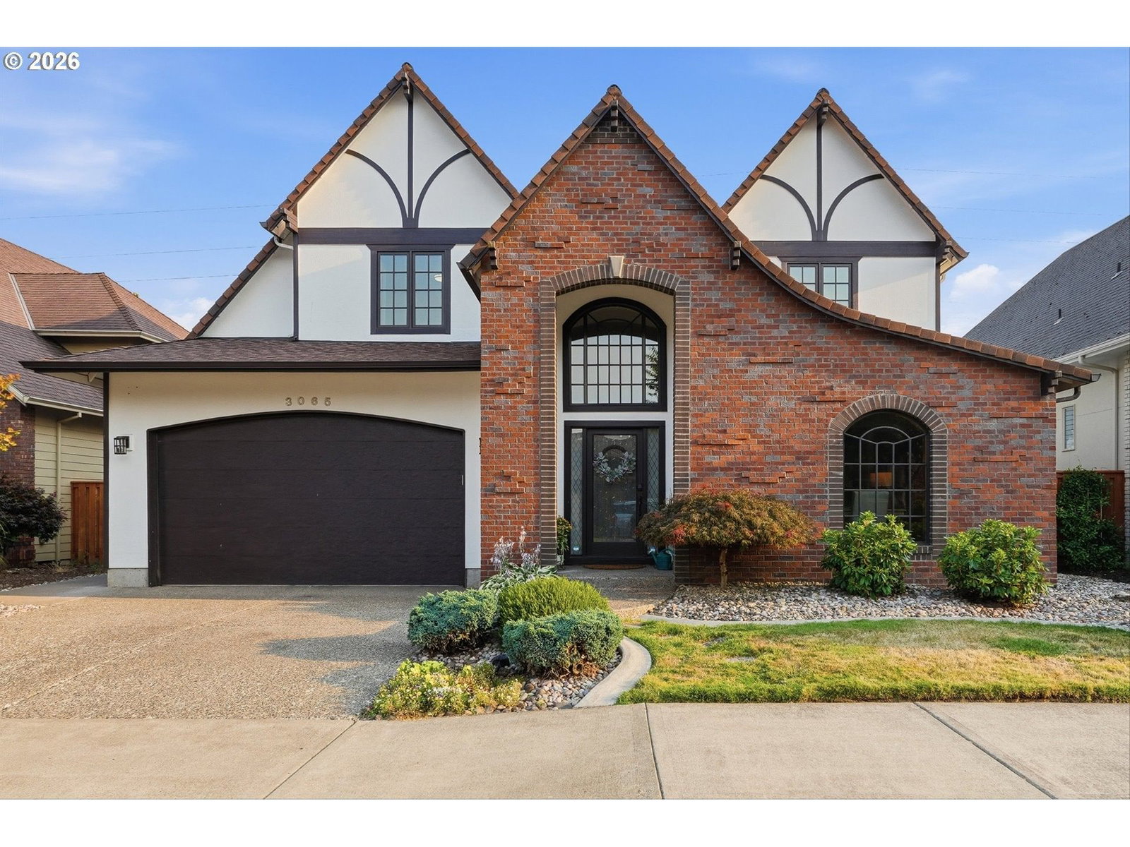 3065 N HOLLADAY DR