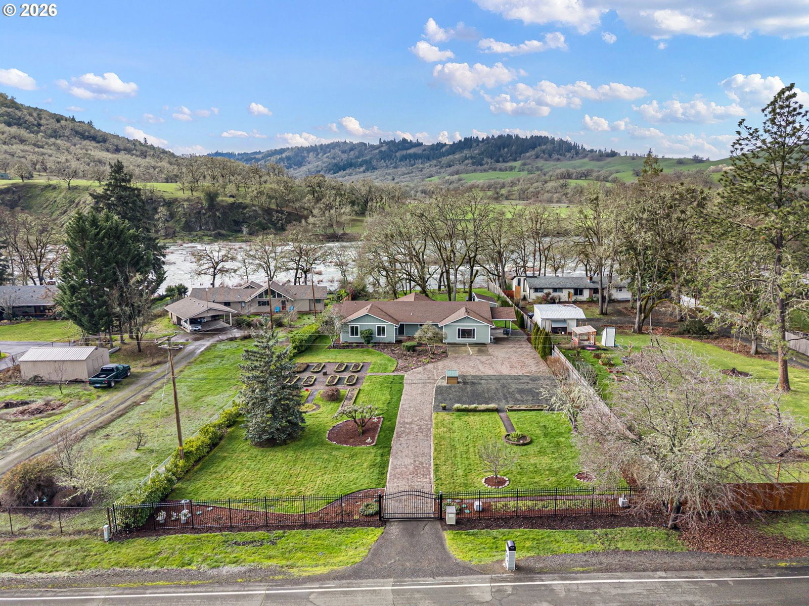 Primary listing photo, 692 ECHO DR, Roseburg, OR, 97470