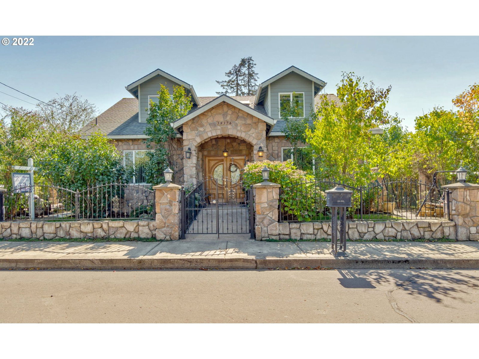 Listing photo 1 of 1