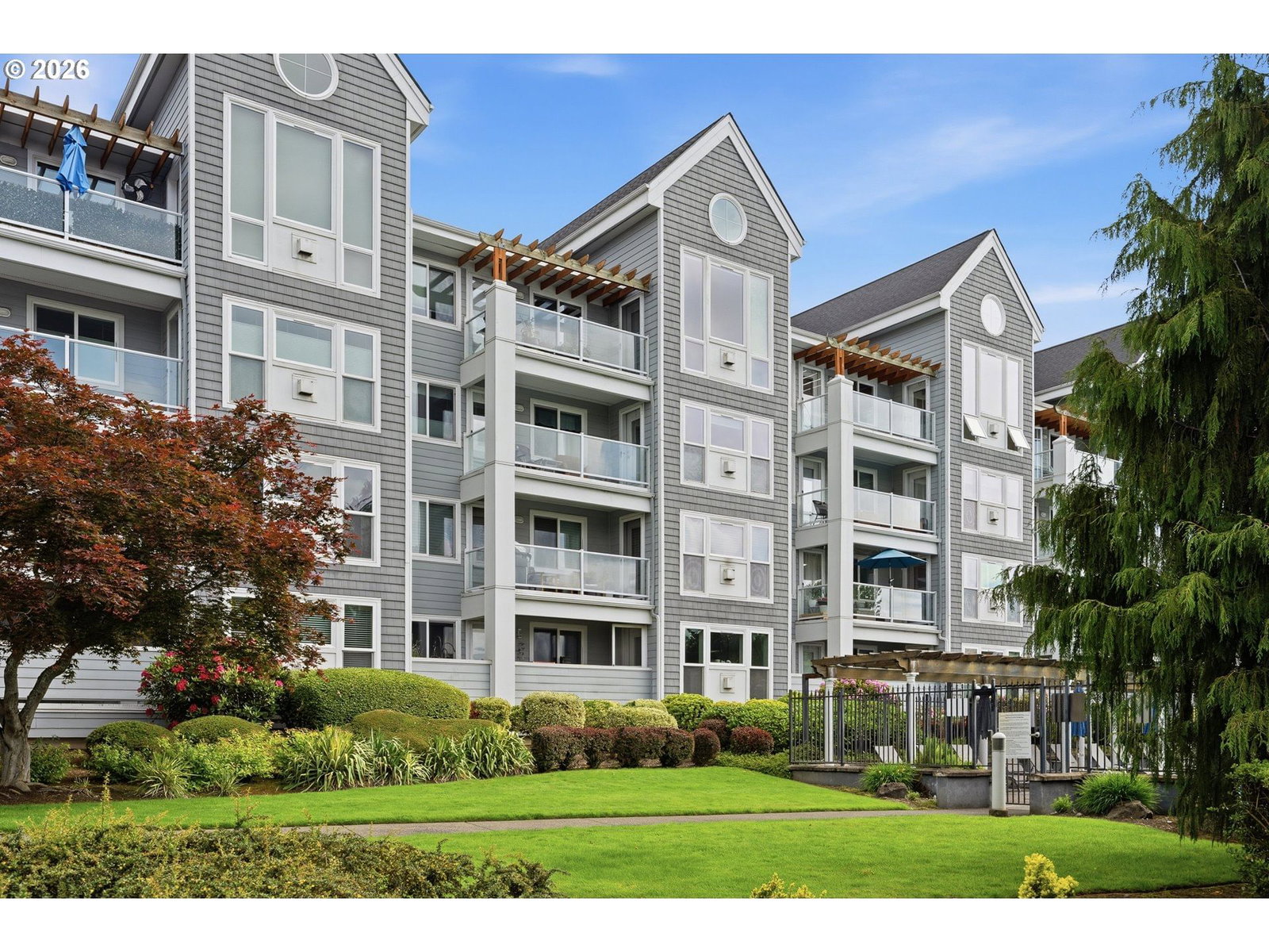 Listing photo 1 of 6