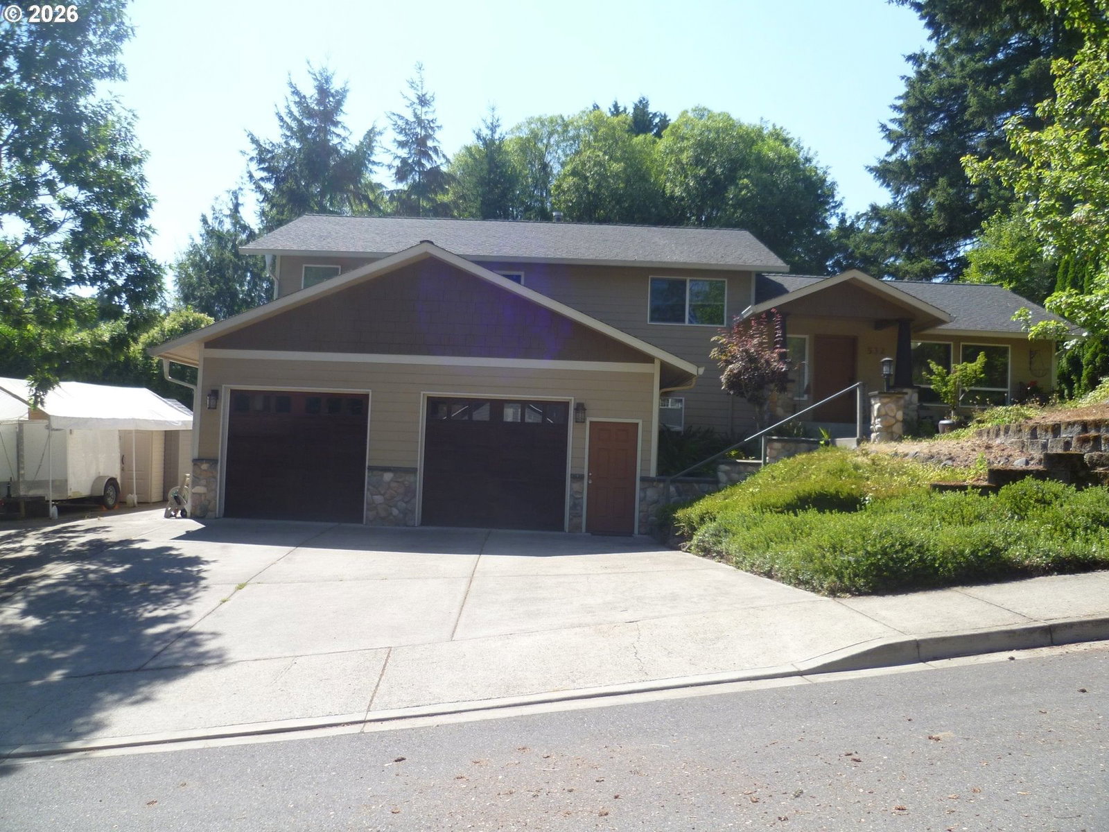 532 E STONECREEK DR