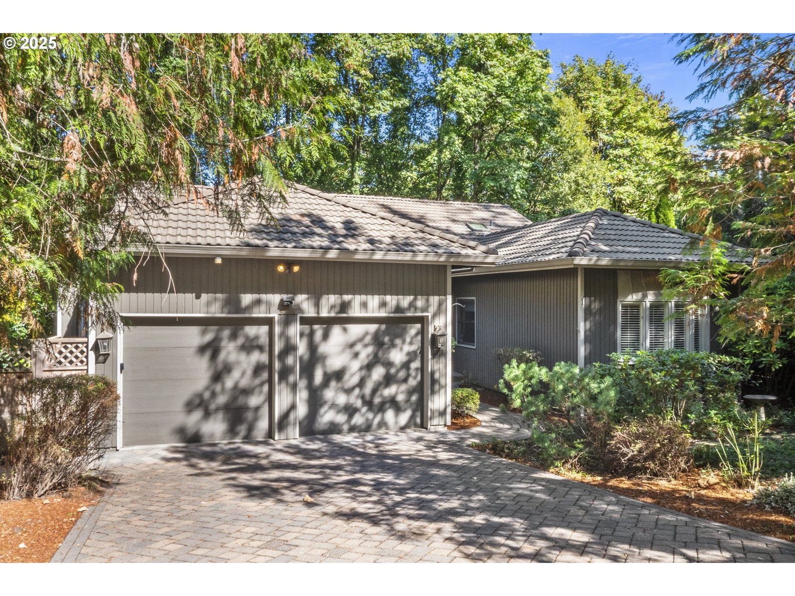 Primary listing photo, 604 ARBORETUM CIR, Portland, OR, 97221