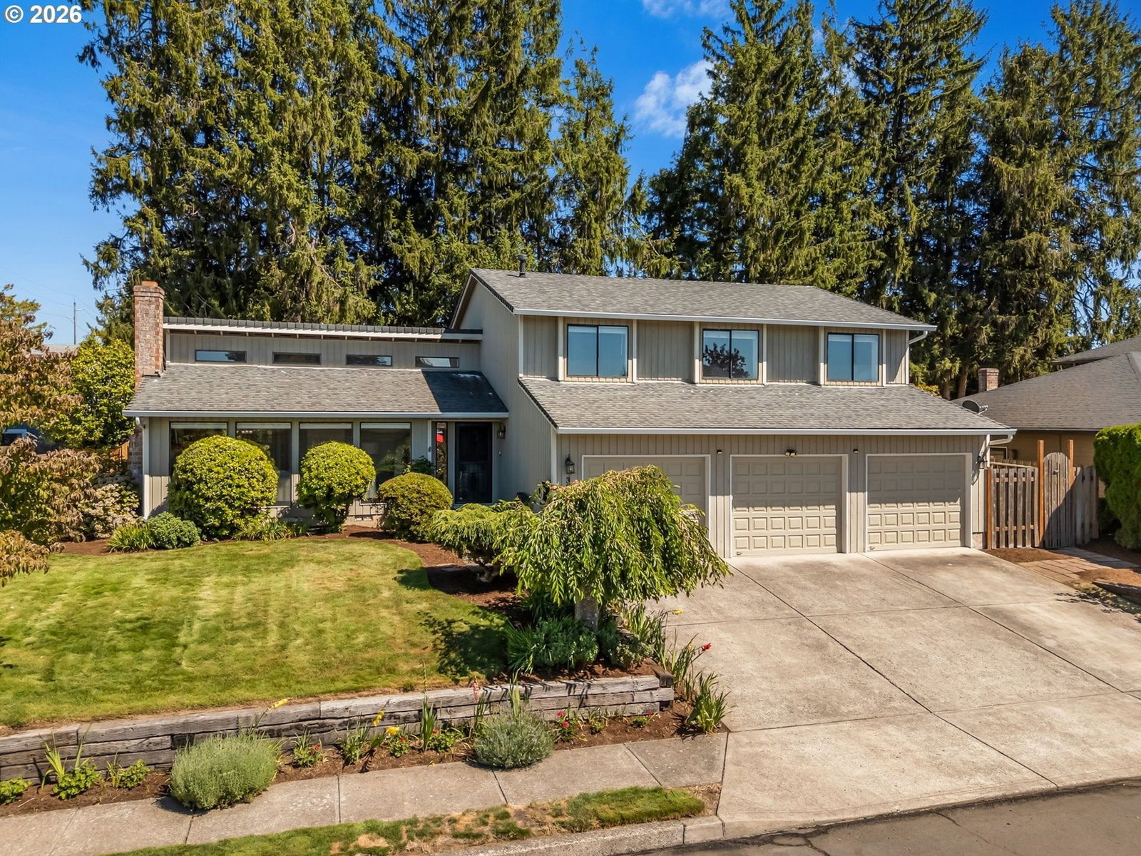 3010 NE LINDEN AVE