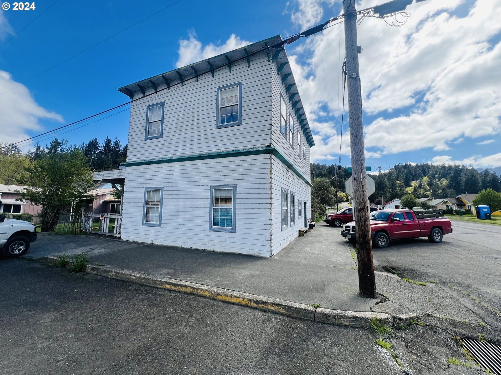 Listing photo 1 of 1