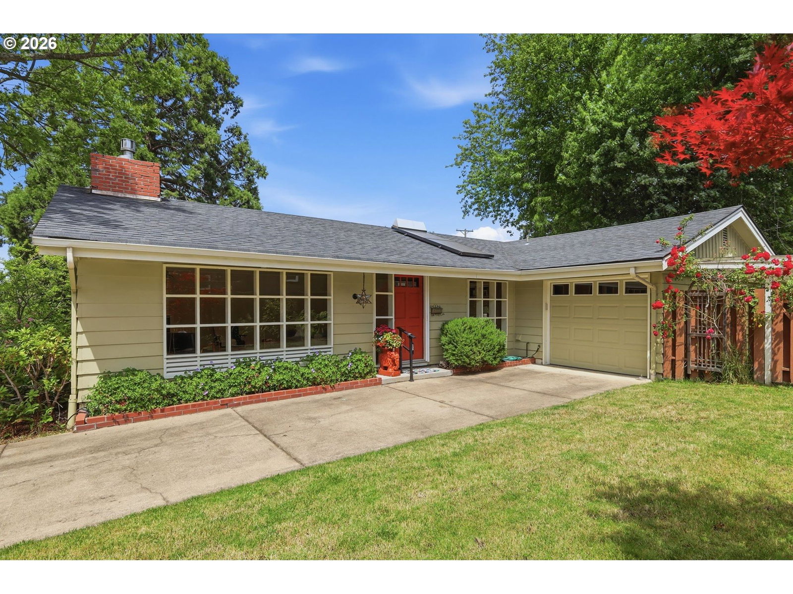 Listing photo 1 of 6