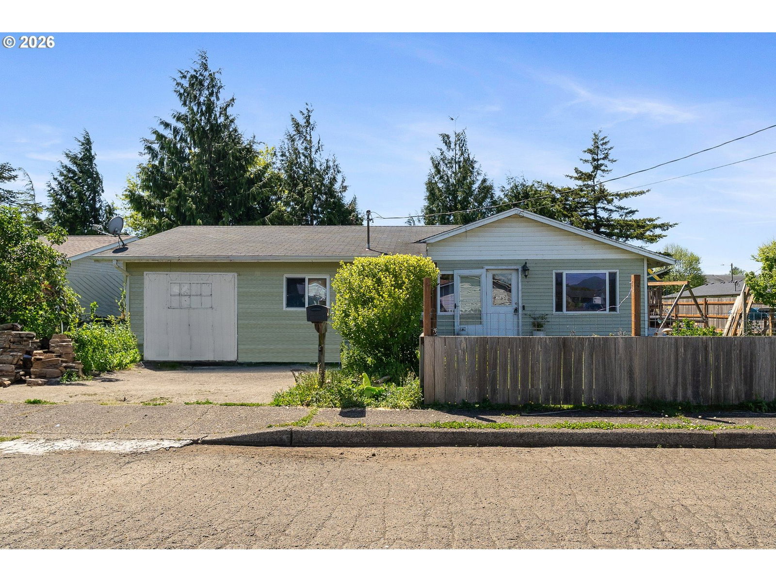 Listing photo 1 of 6