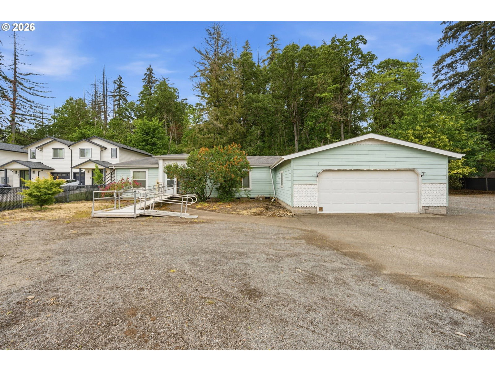 Listing photo 1 of 6