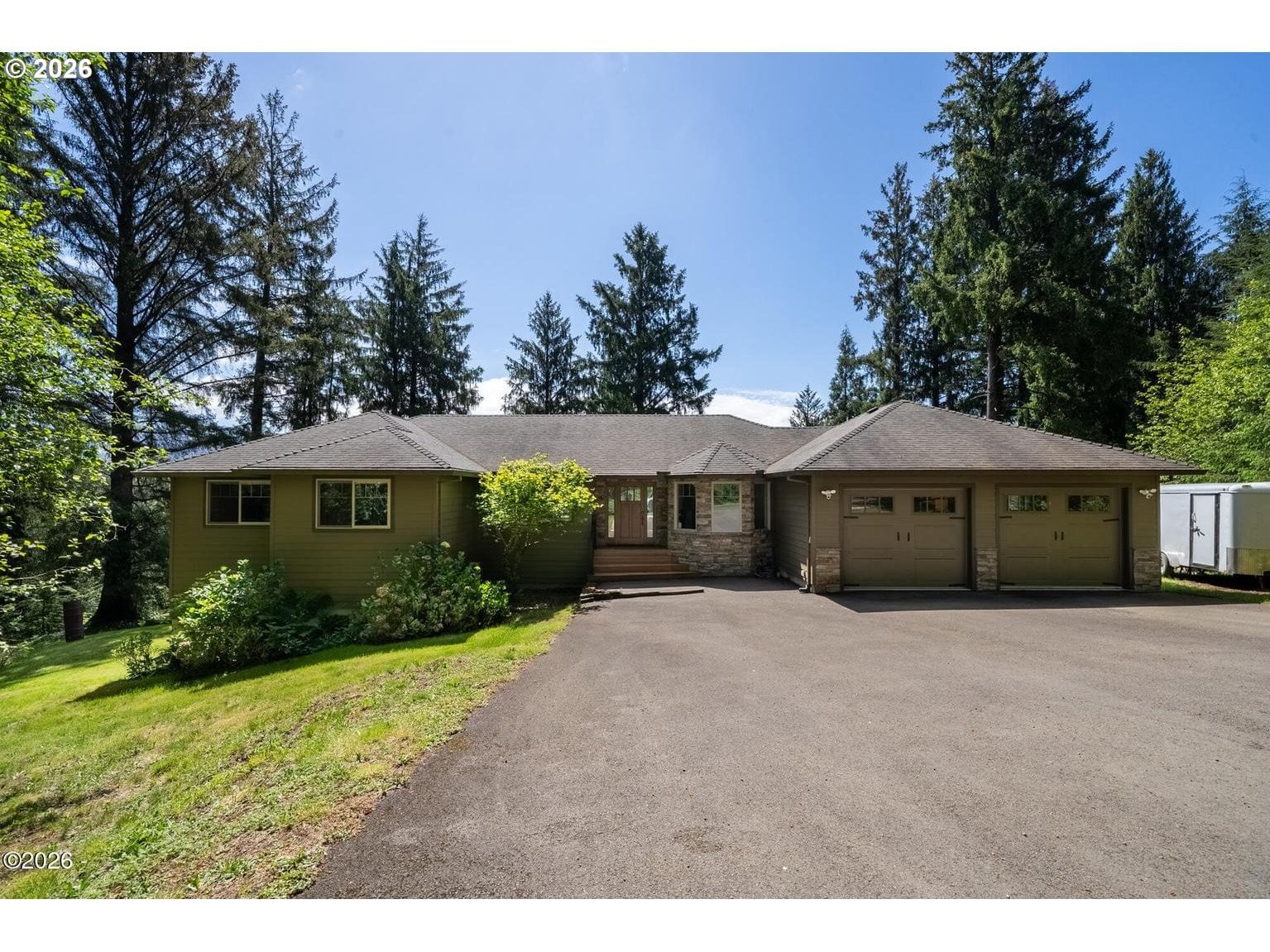 Listing photo 1 of 6