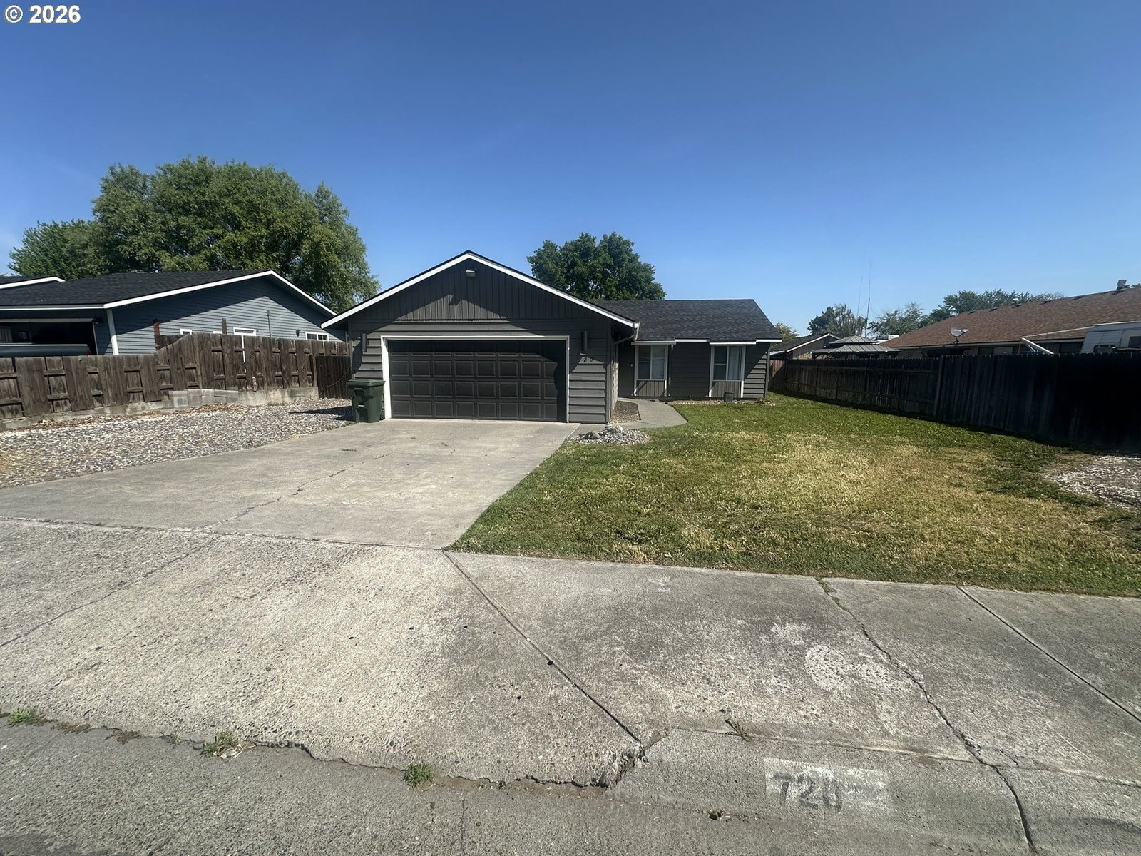 Listing photo 1 of 2