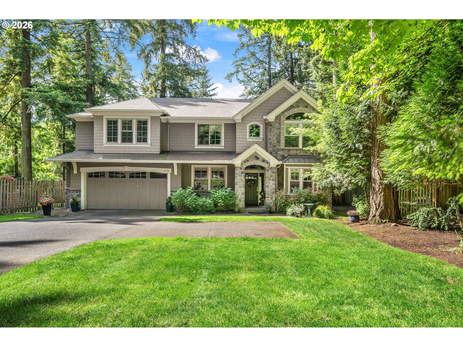 Listing photo 1 of 6