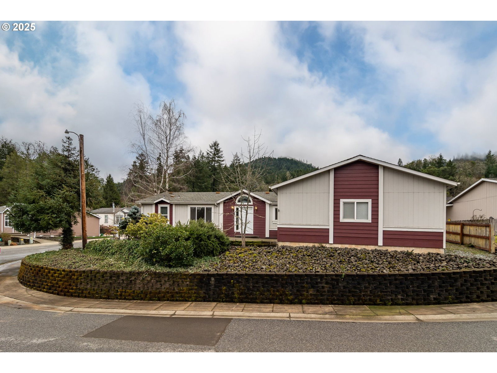 Listing photo 1 of 1