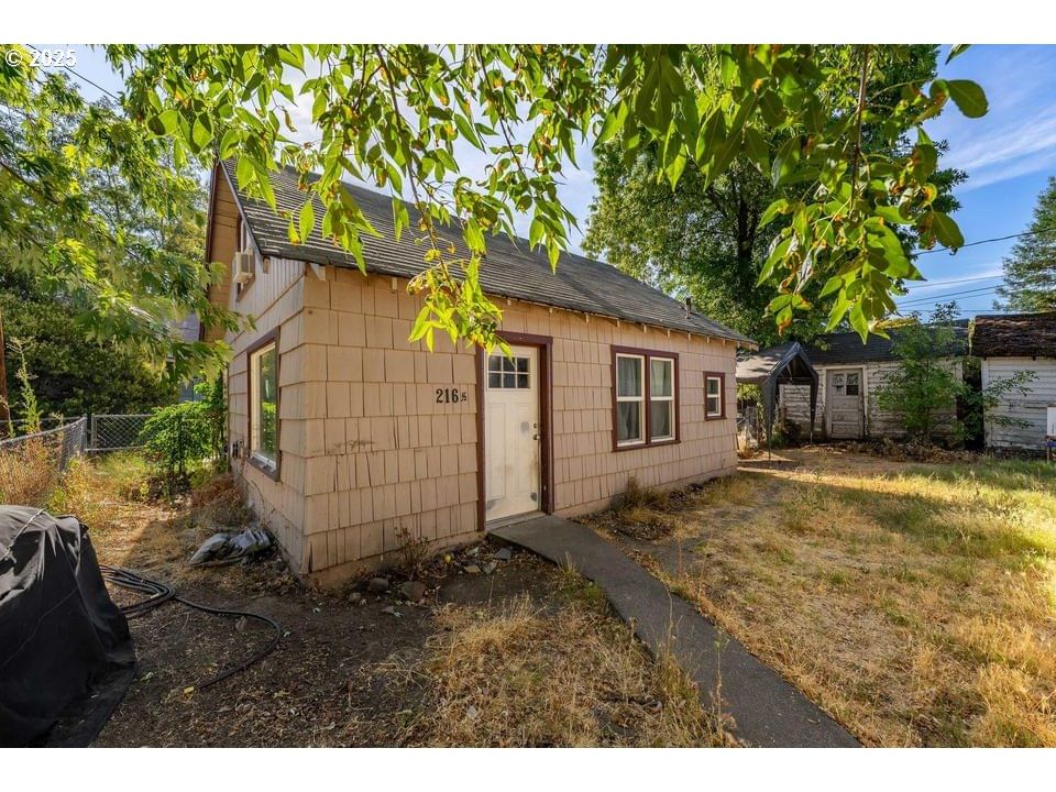 Listing photo 1 of 1
