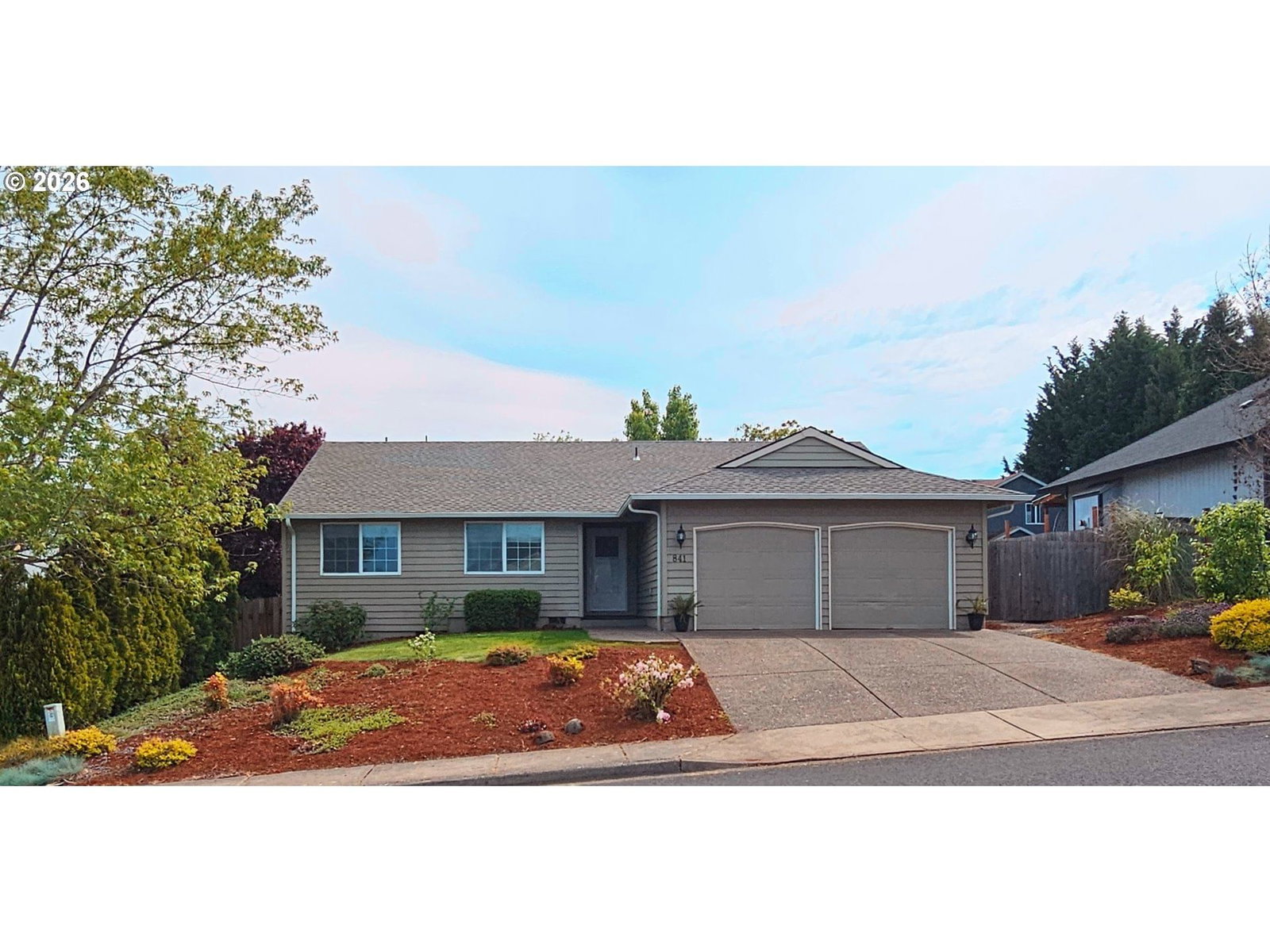 Listing photo 1 of 6