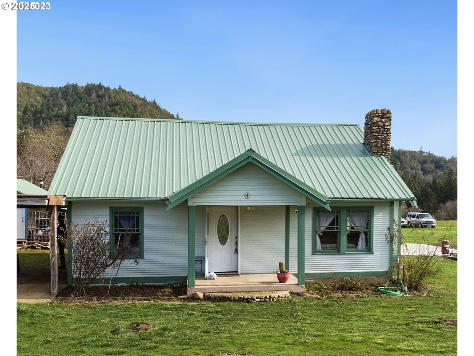 Listing photo 1 of 1