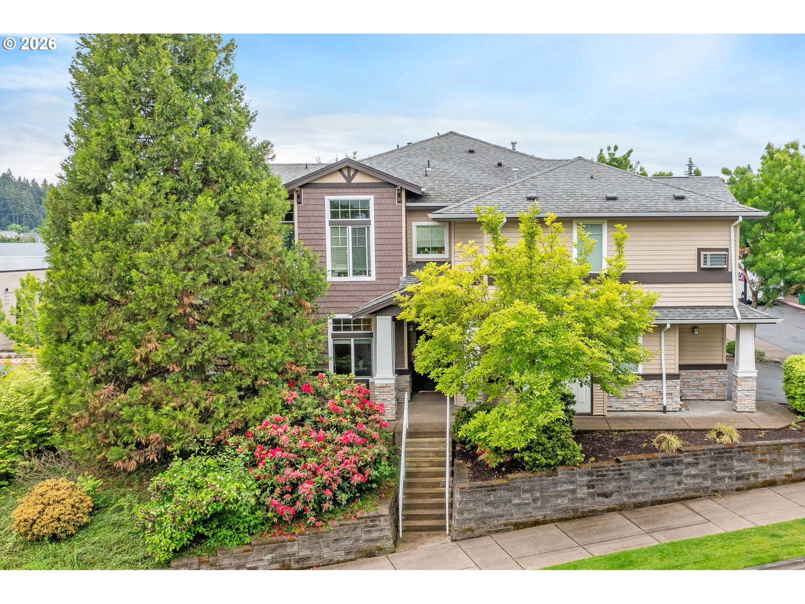 Listing photo 1 of 6