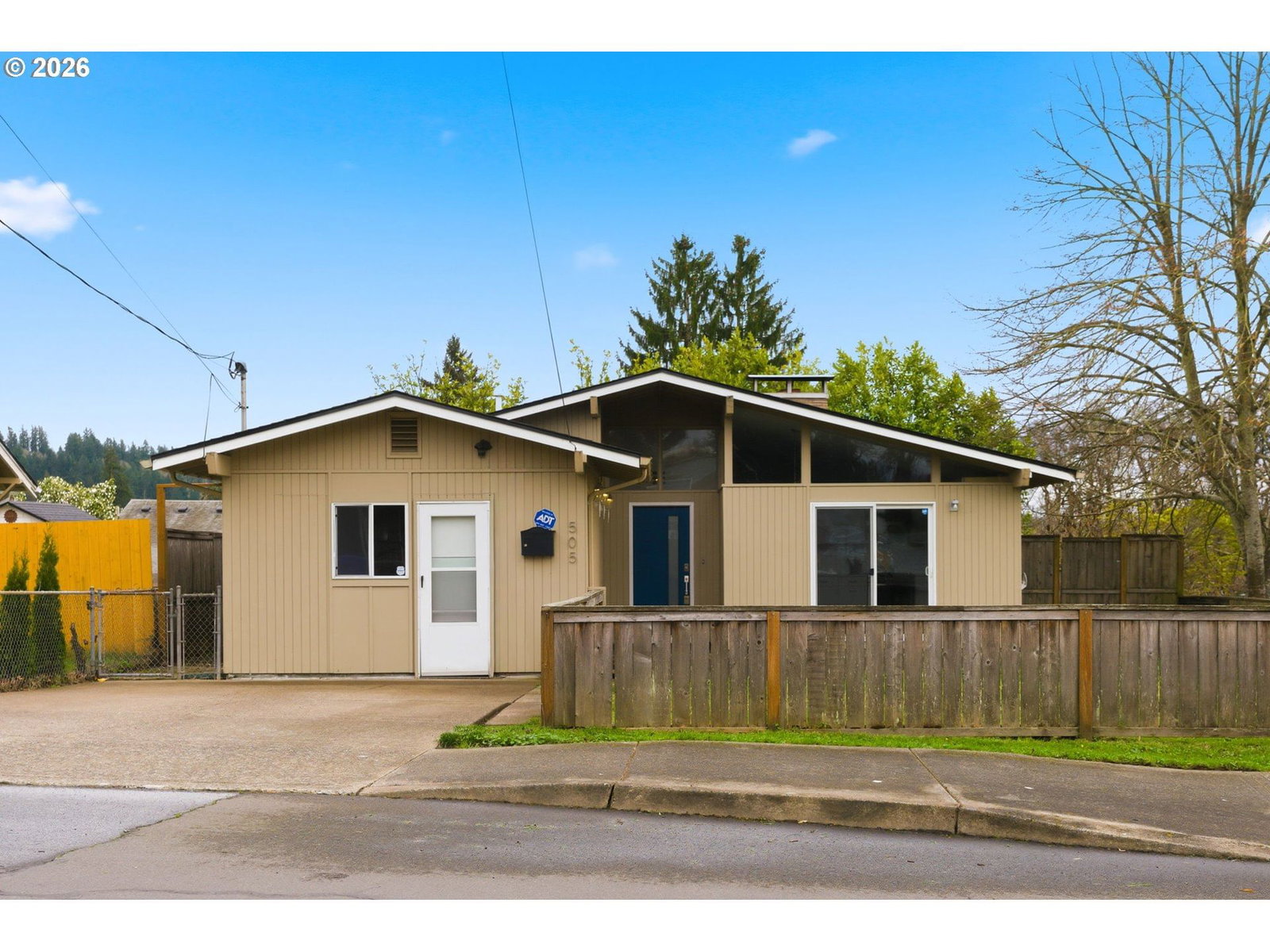Primary listing photo, 505 E GLOUCESTER ST, Gladstone, OR, 97027