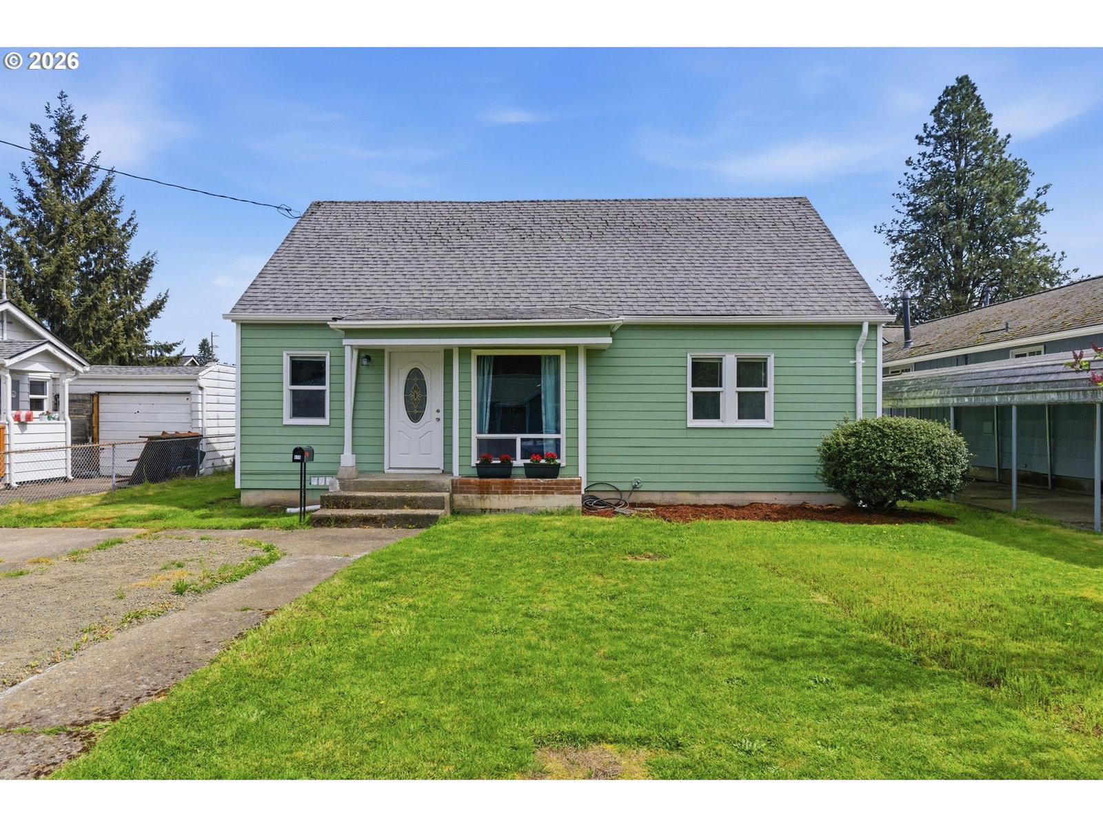 Listing photo 1 of 6