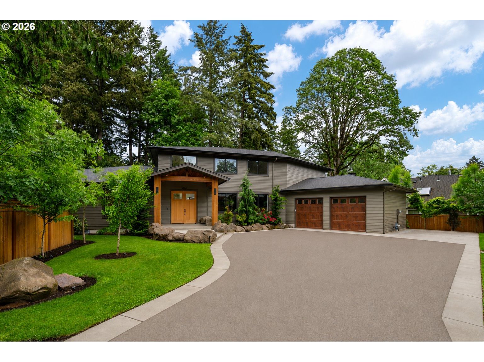 3850 LAKE GROVE AVE