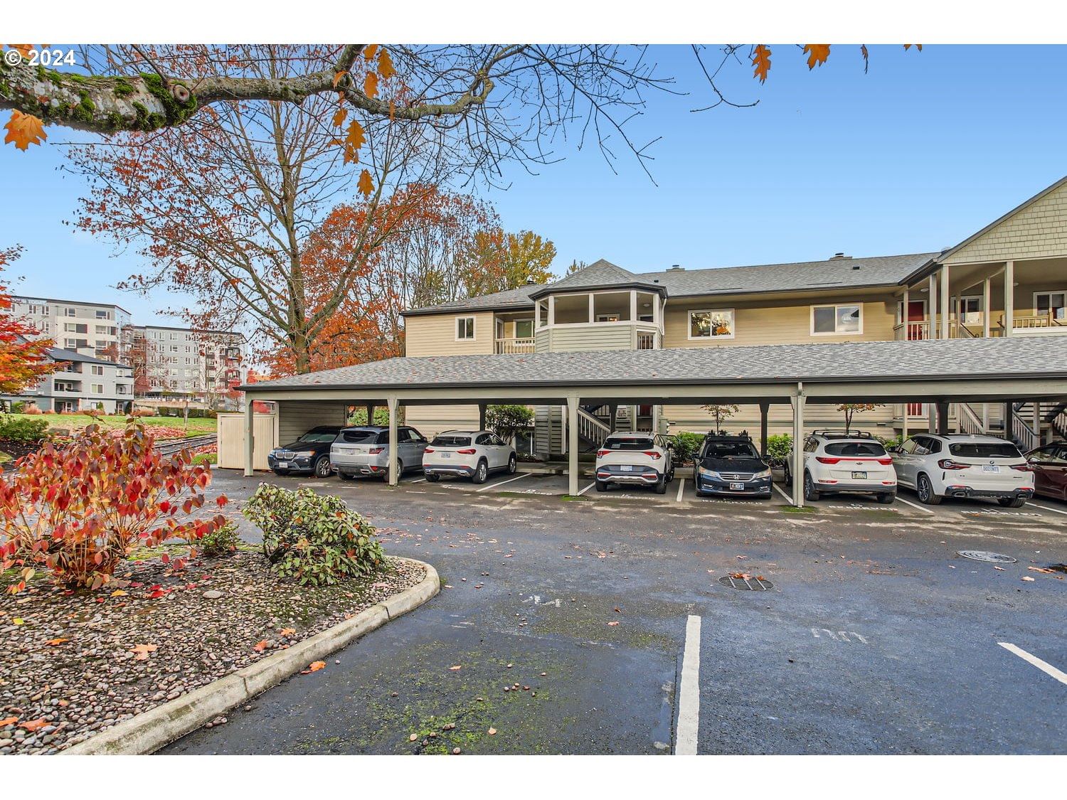 Primary listing photo, 5110 S LANDING DR #302, Portland, OR, 97239