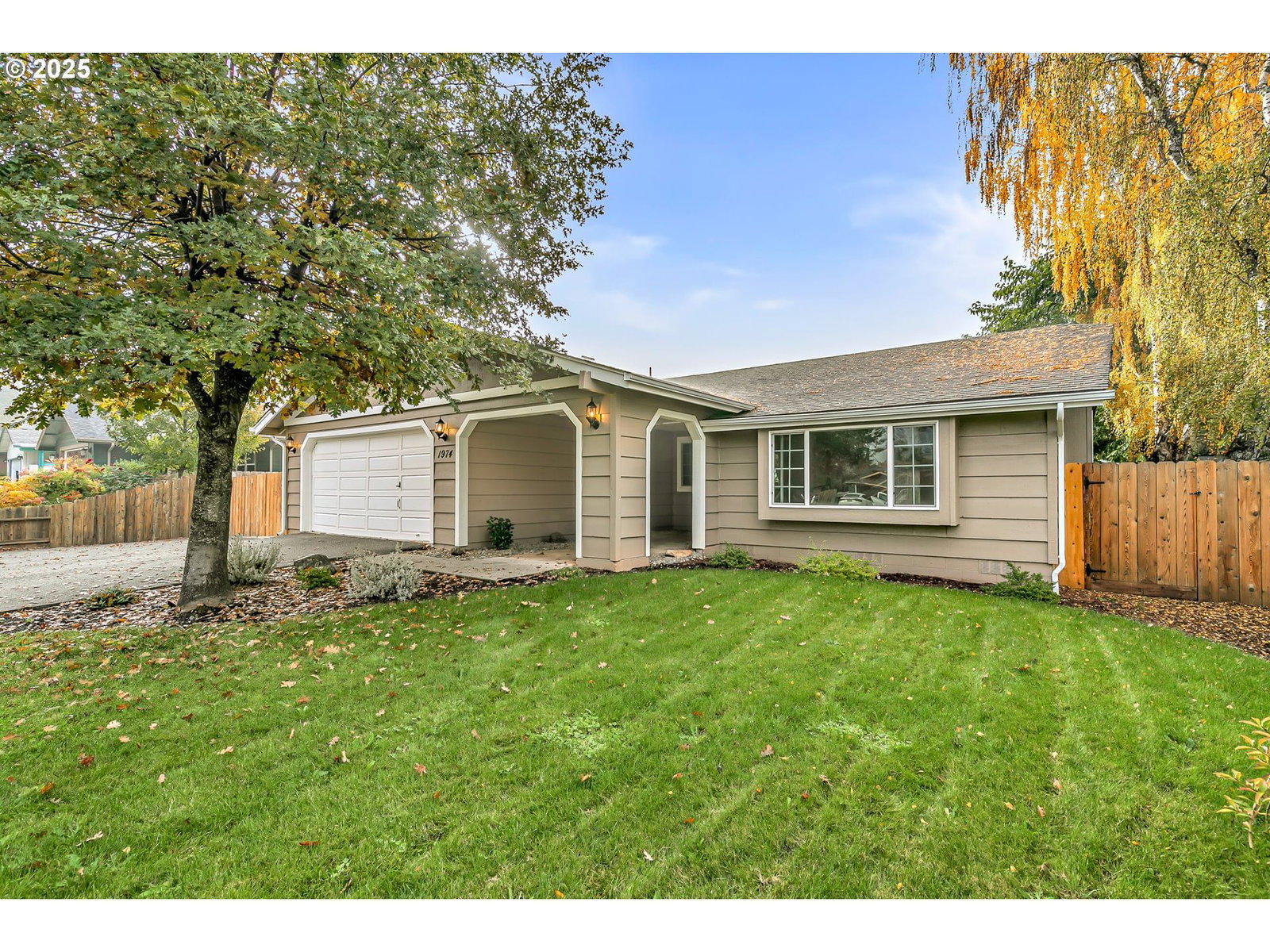 Primary listing photo, 1974 HAMILTON LN, Grants Pass, OR, 97527