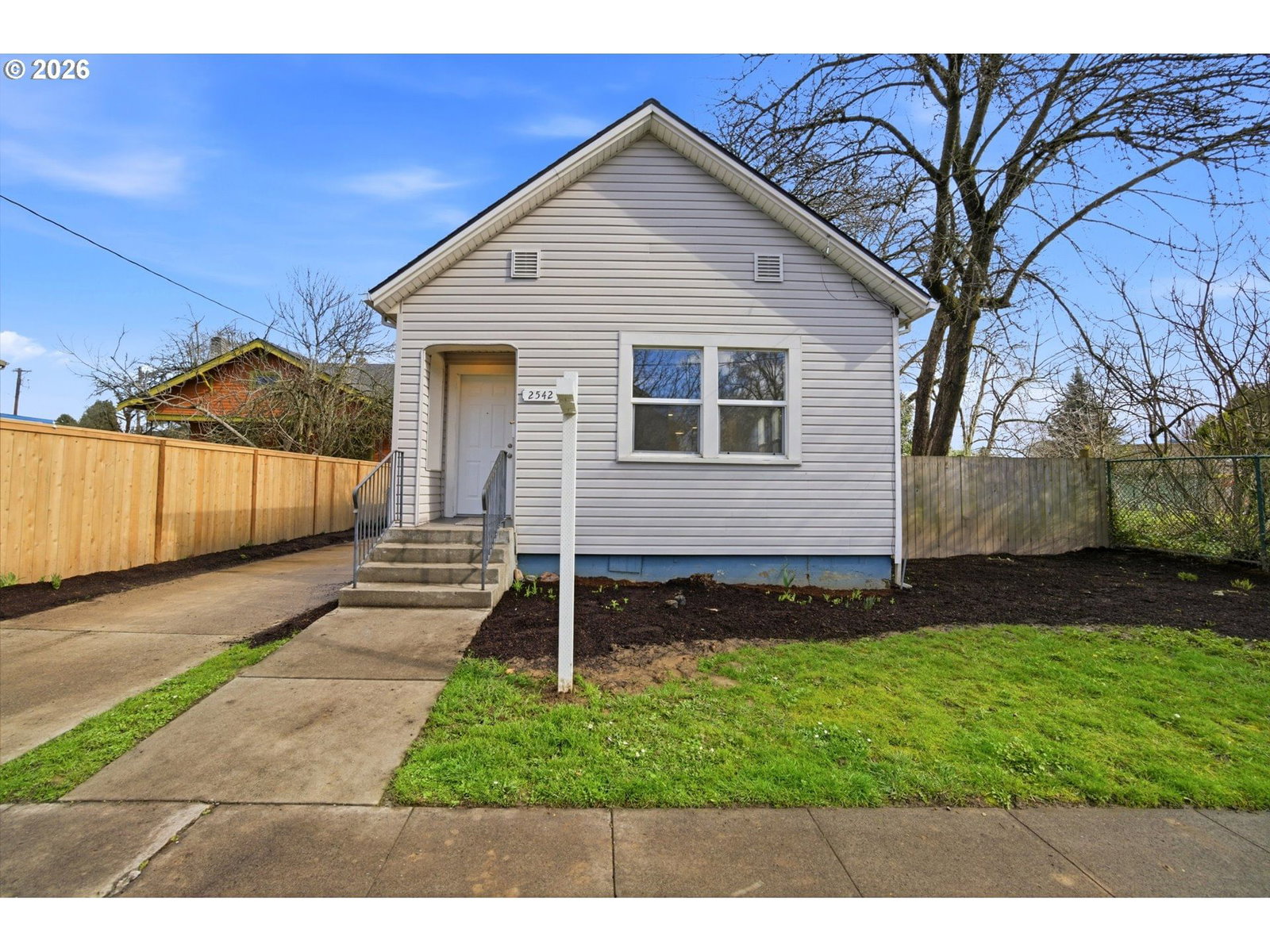 Primary listing photo, 2542 SE 18TH AVE, Portland, OR, 97202