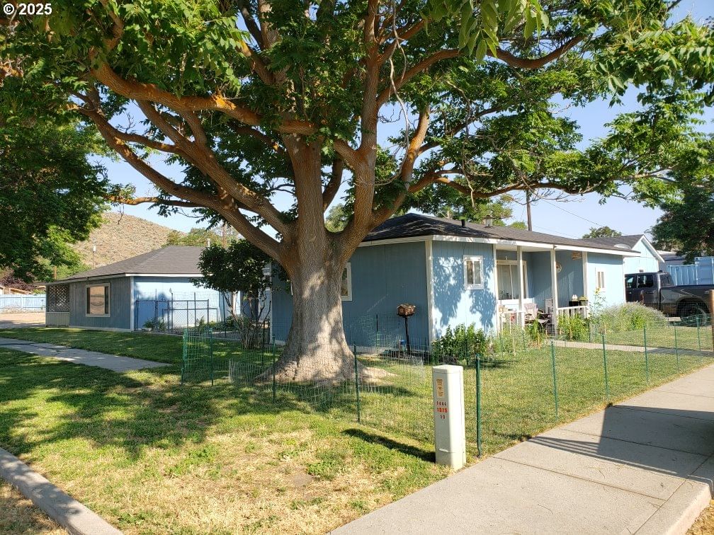 Listing photo 1 of 1