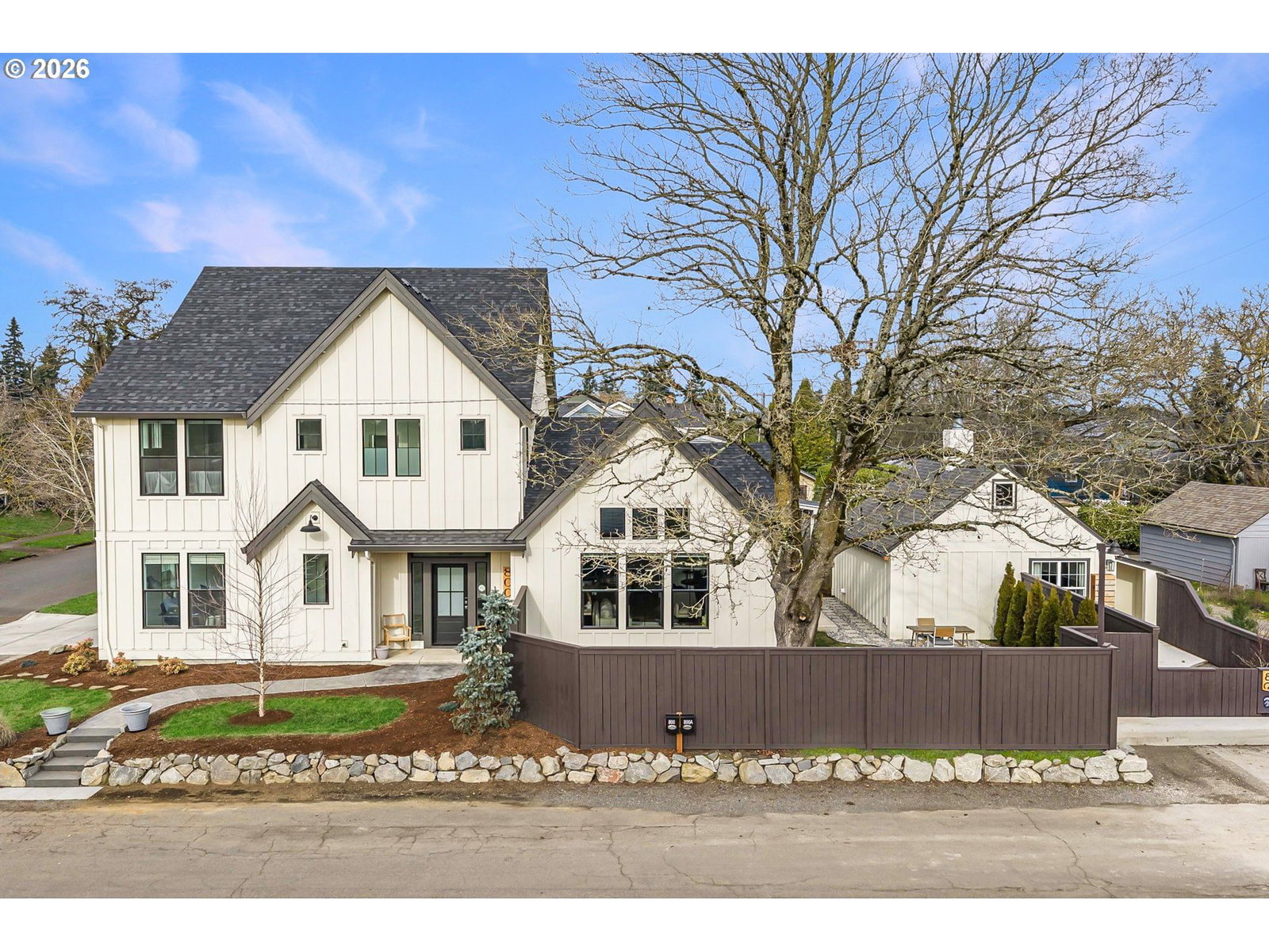 Listing photo 1 of 6