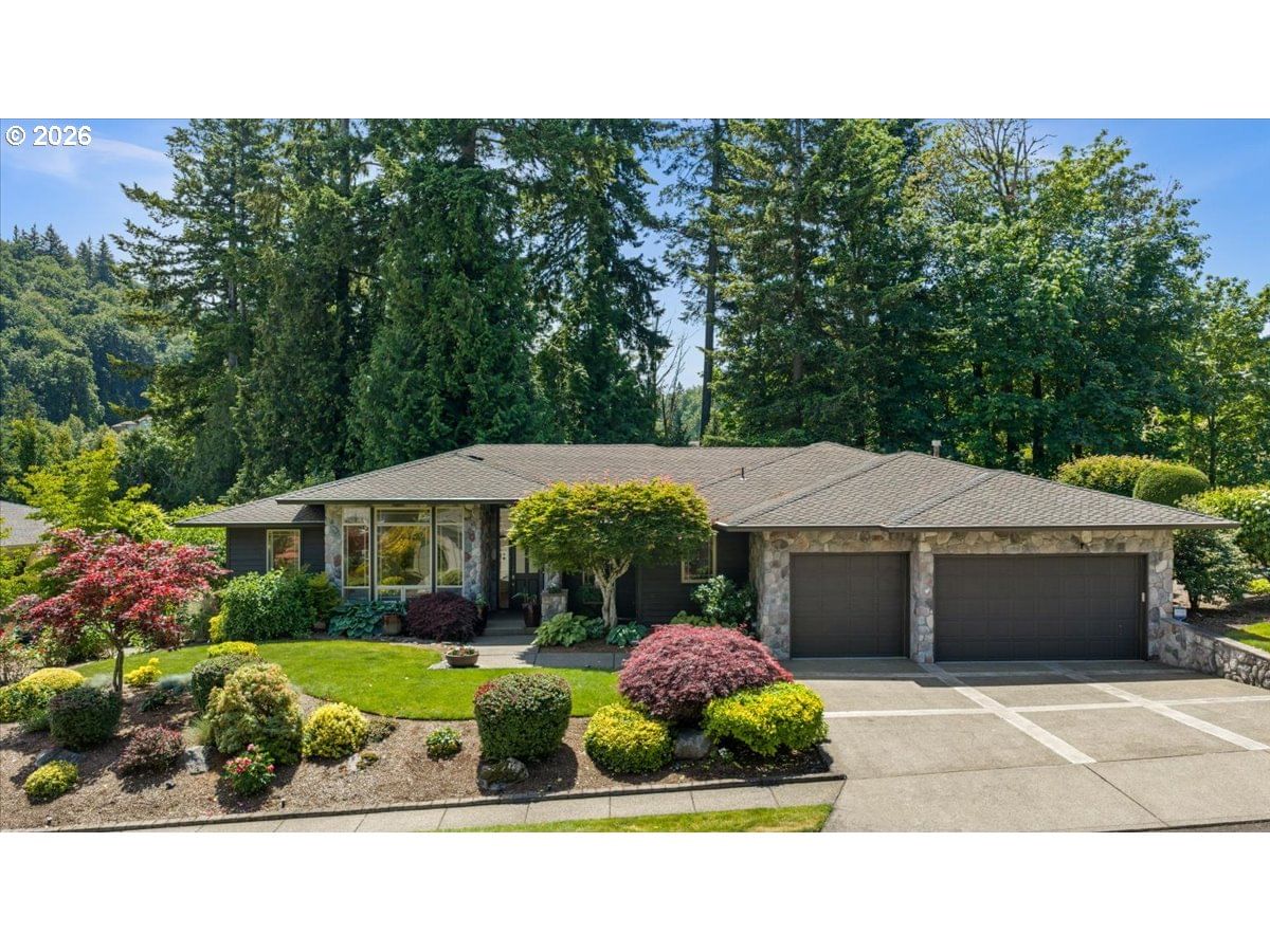 260 SE AVONDALE WAY