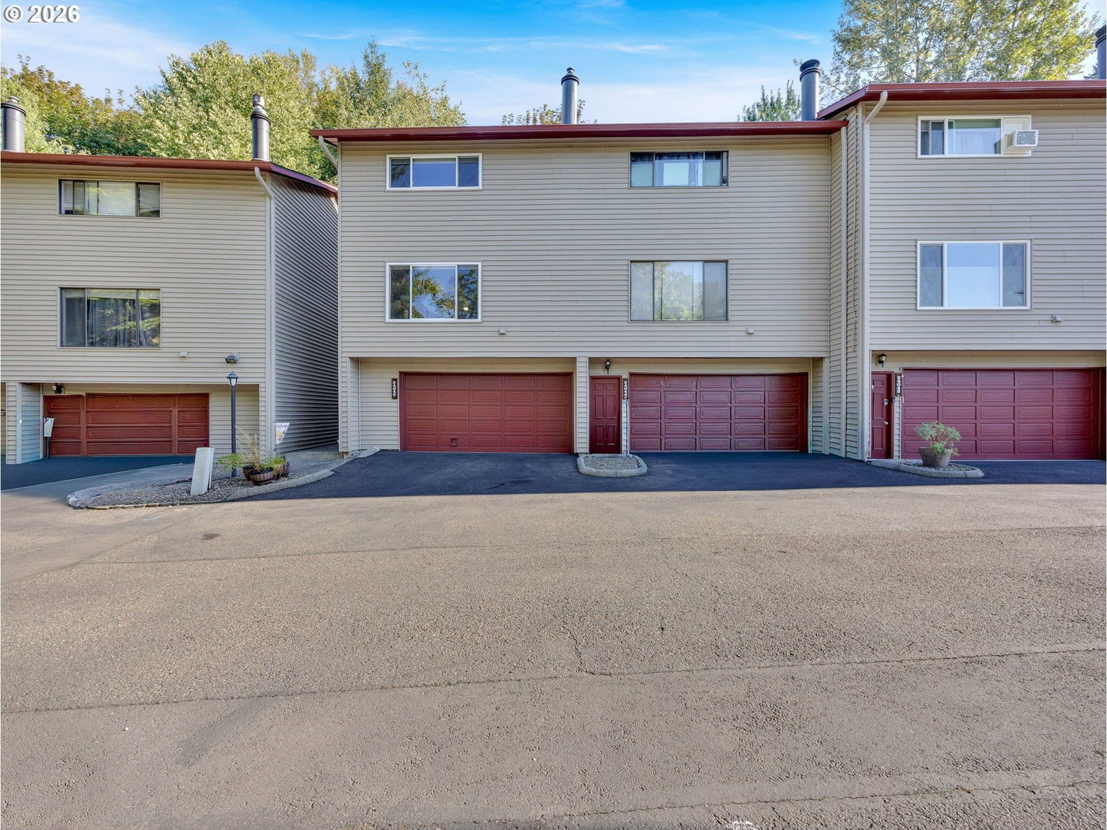 Listing photo 1 of 1
