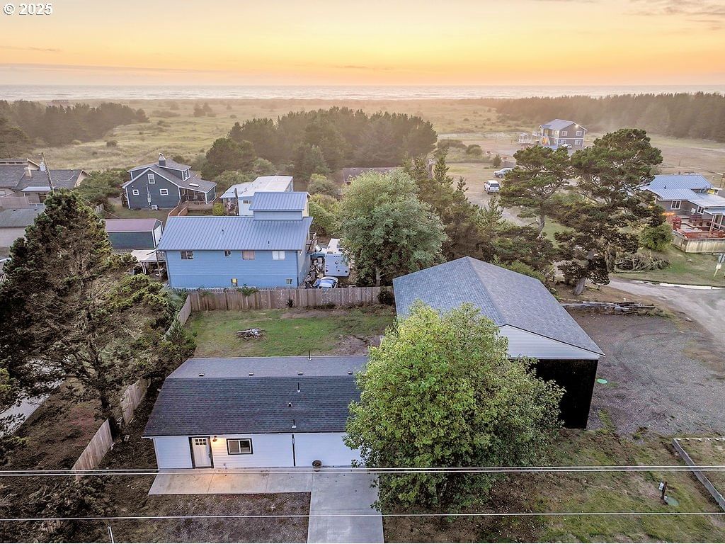 Primary listing photo, 1404 133RD PL, Long Beach, WA, 98631