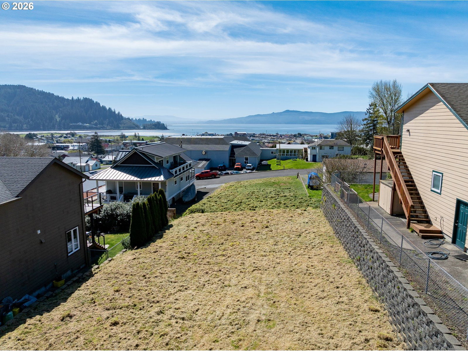 Listing photo 1 of 6