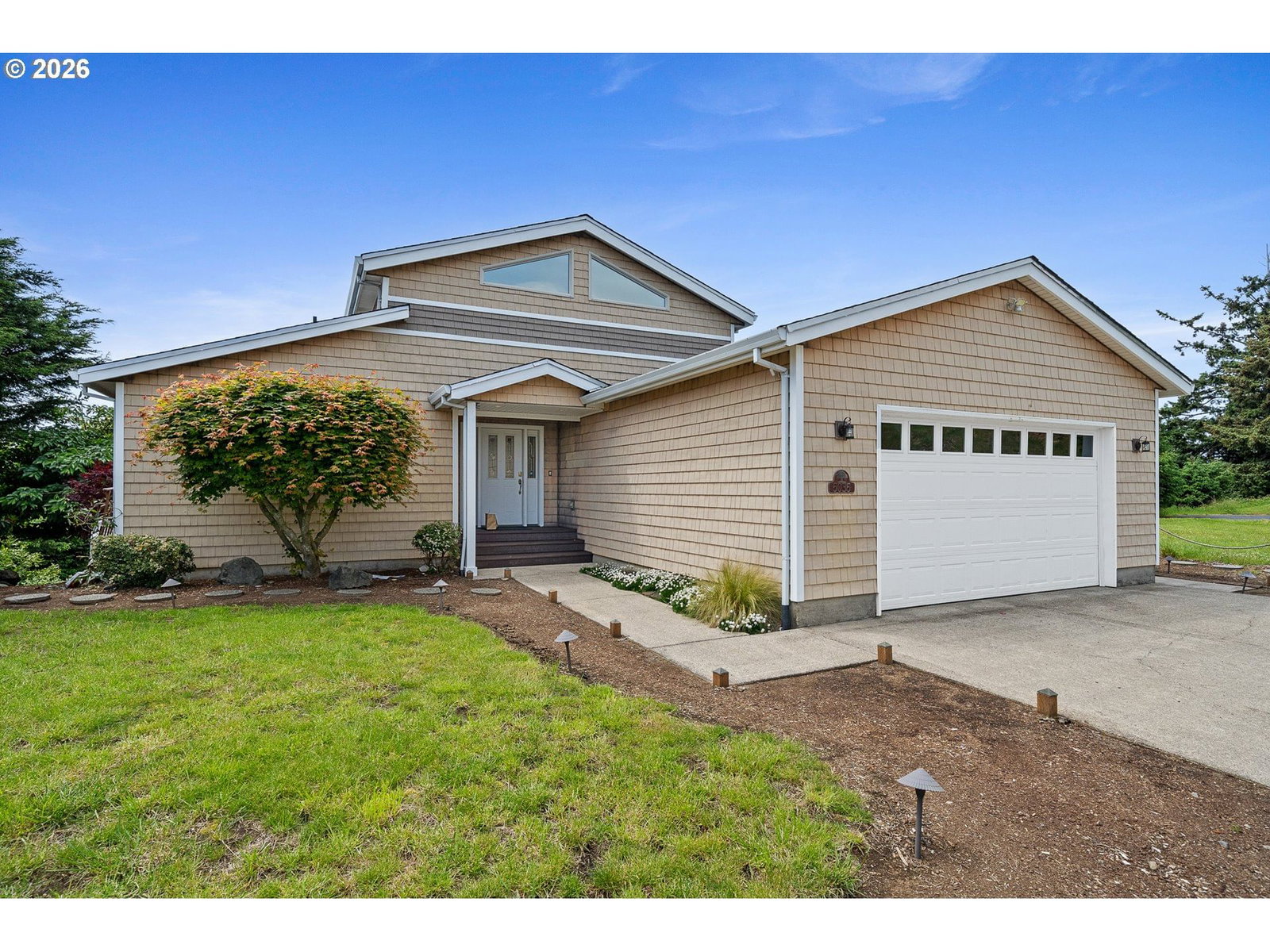 Listing photo 1 of 6