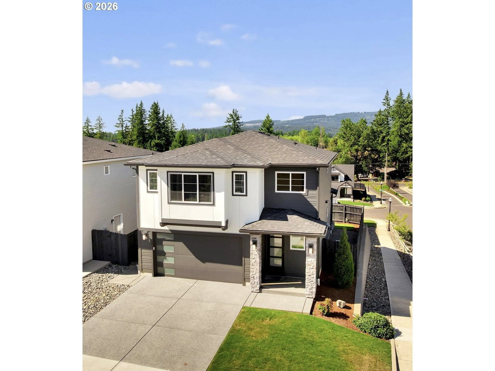 329 W LAUREL ST