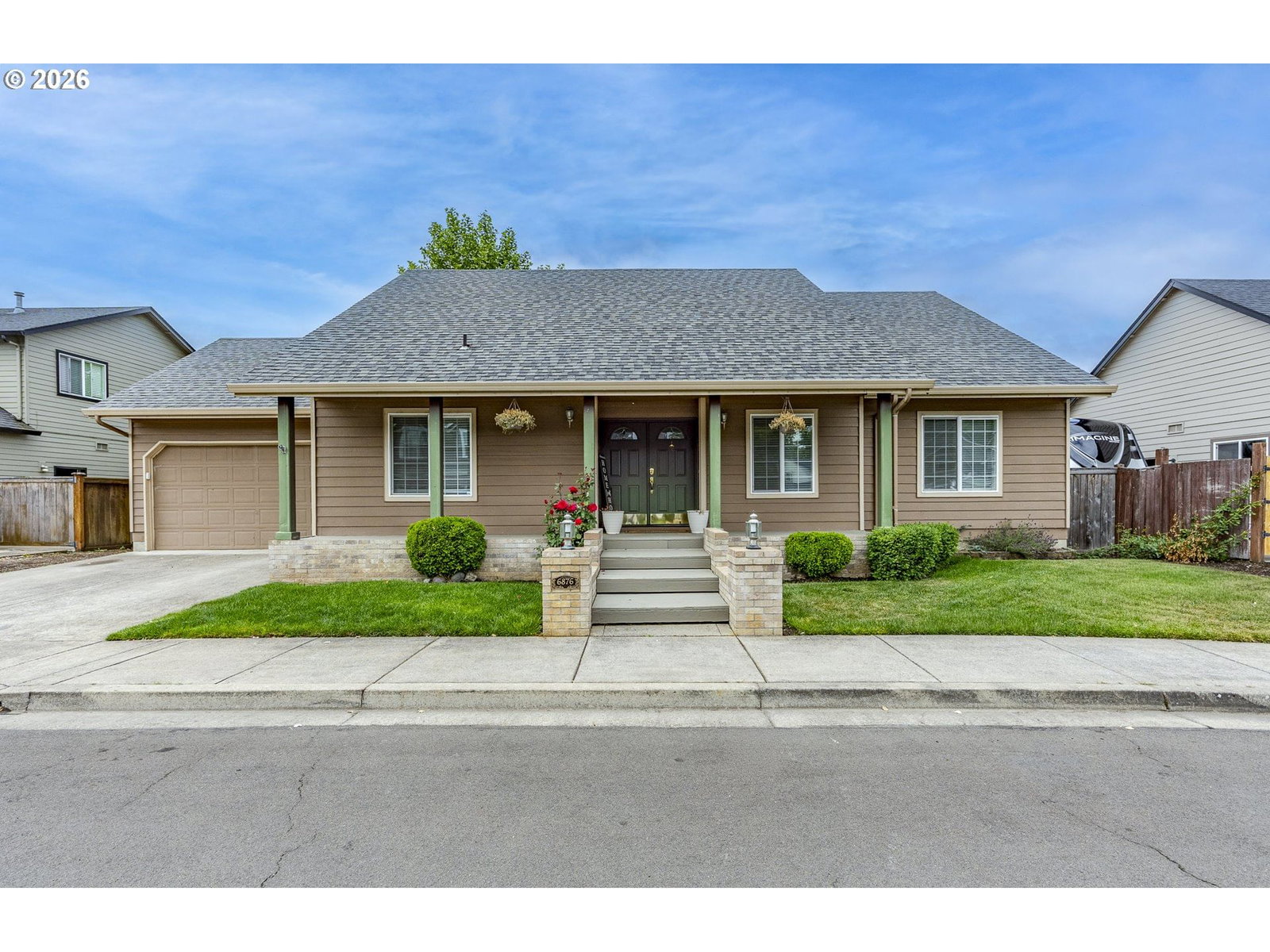 Listing photo 1 of 6