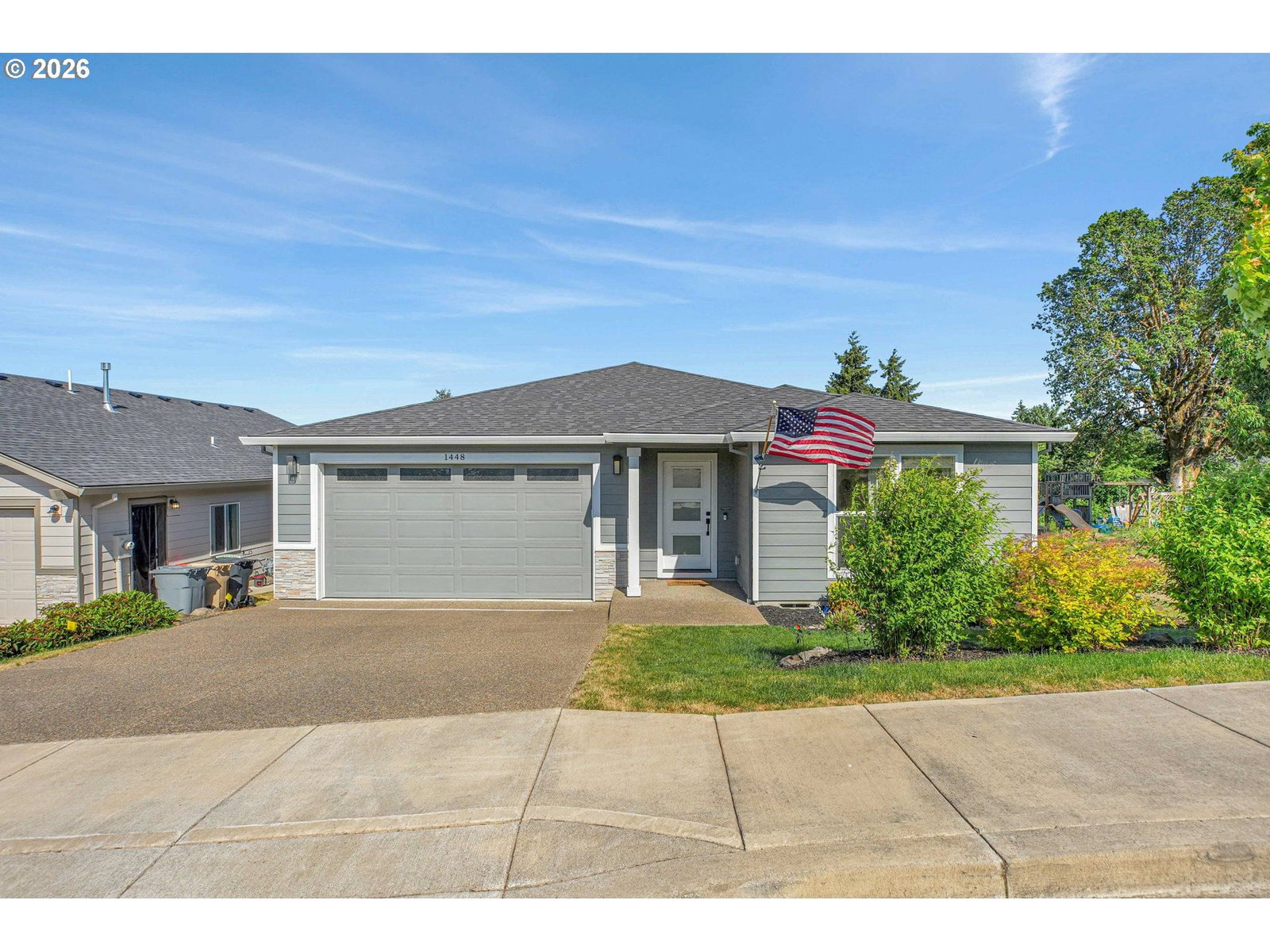 Listing photo 1 of 6
