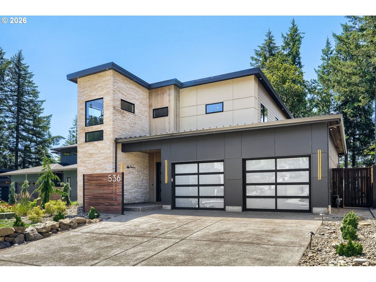 536 NE PROVINCE DR