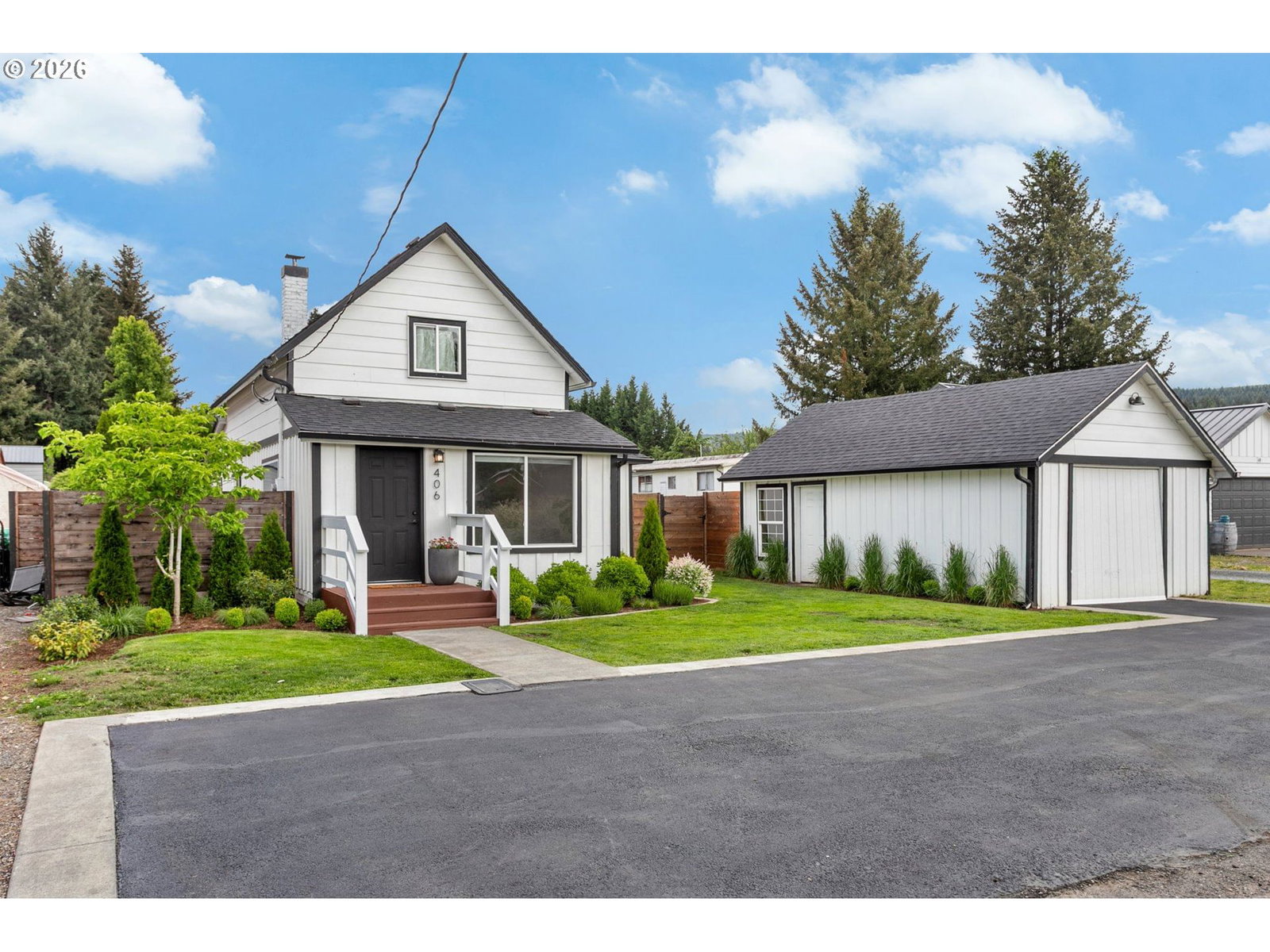 Listing photo 1 of 6