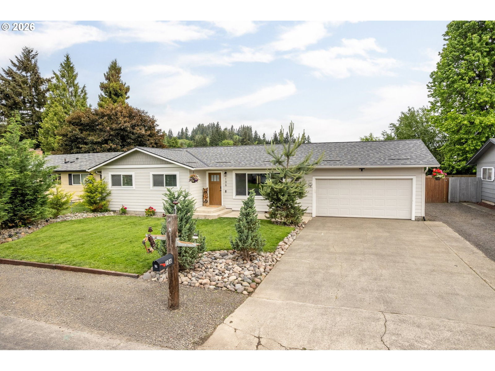 106 MONTEREY DR