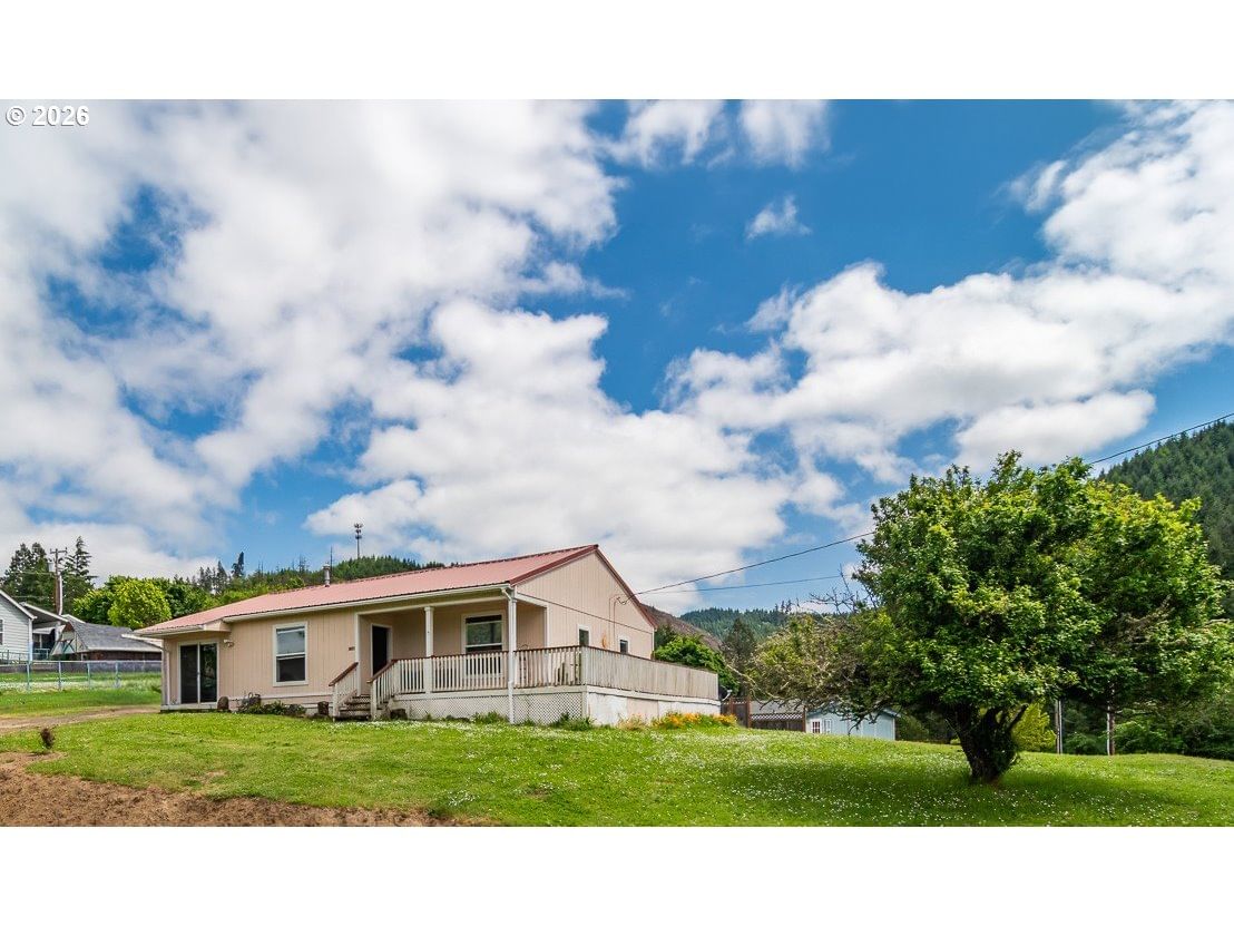 Listing photo 1 of 6